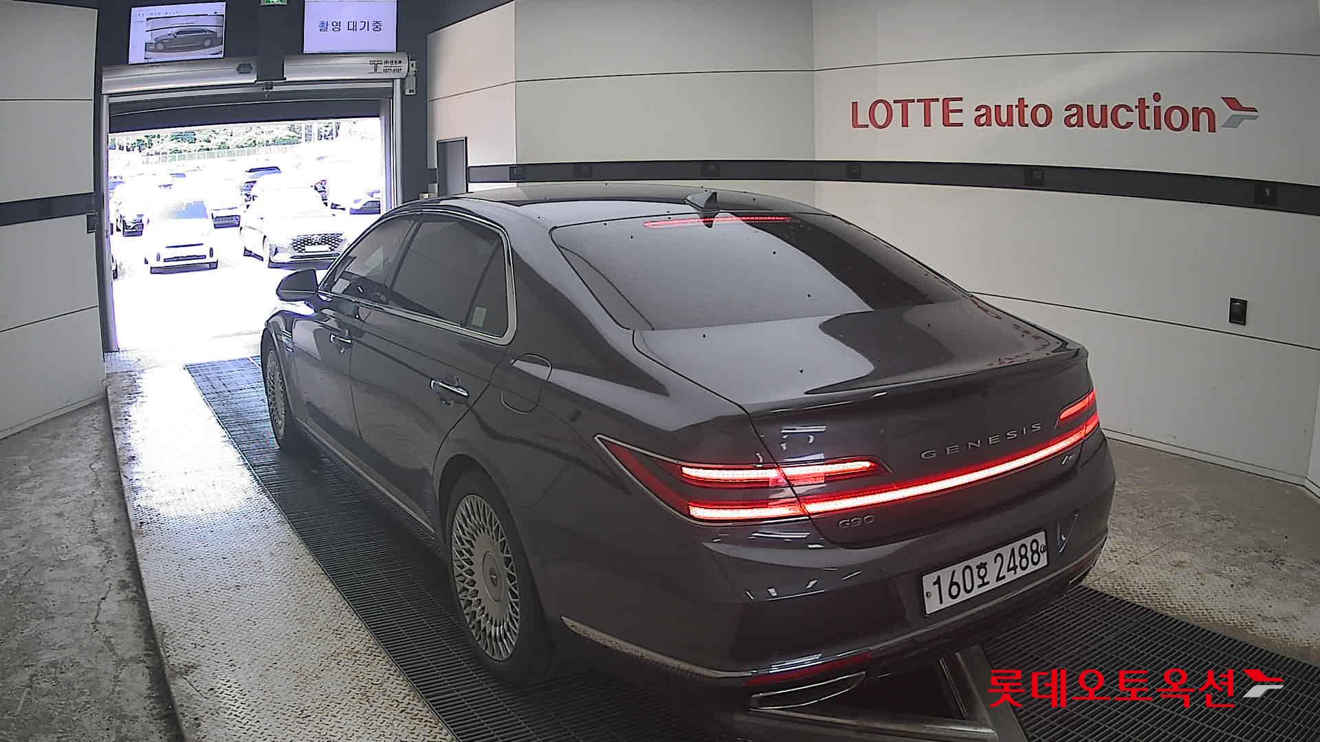 2021 - genesis g90