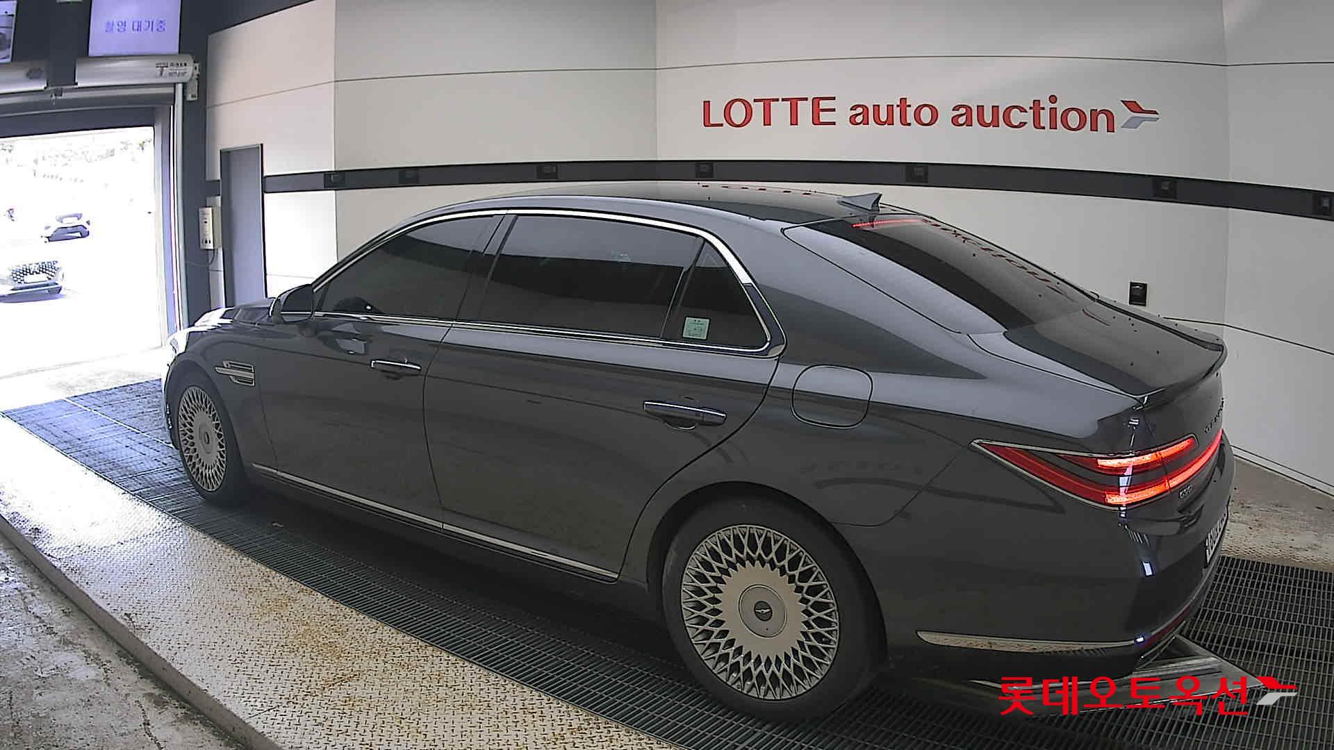 2021 - genesis g90