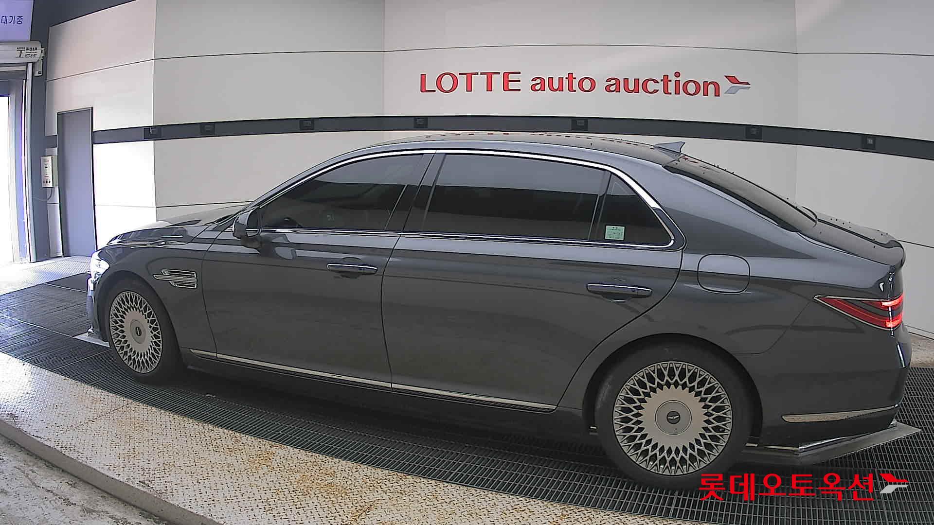 2021 - genesis g90