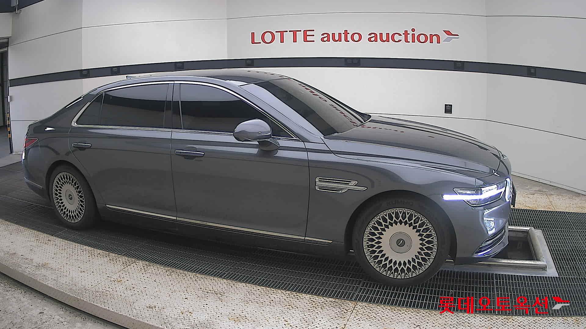 2021 - genesis g90