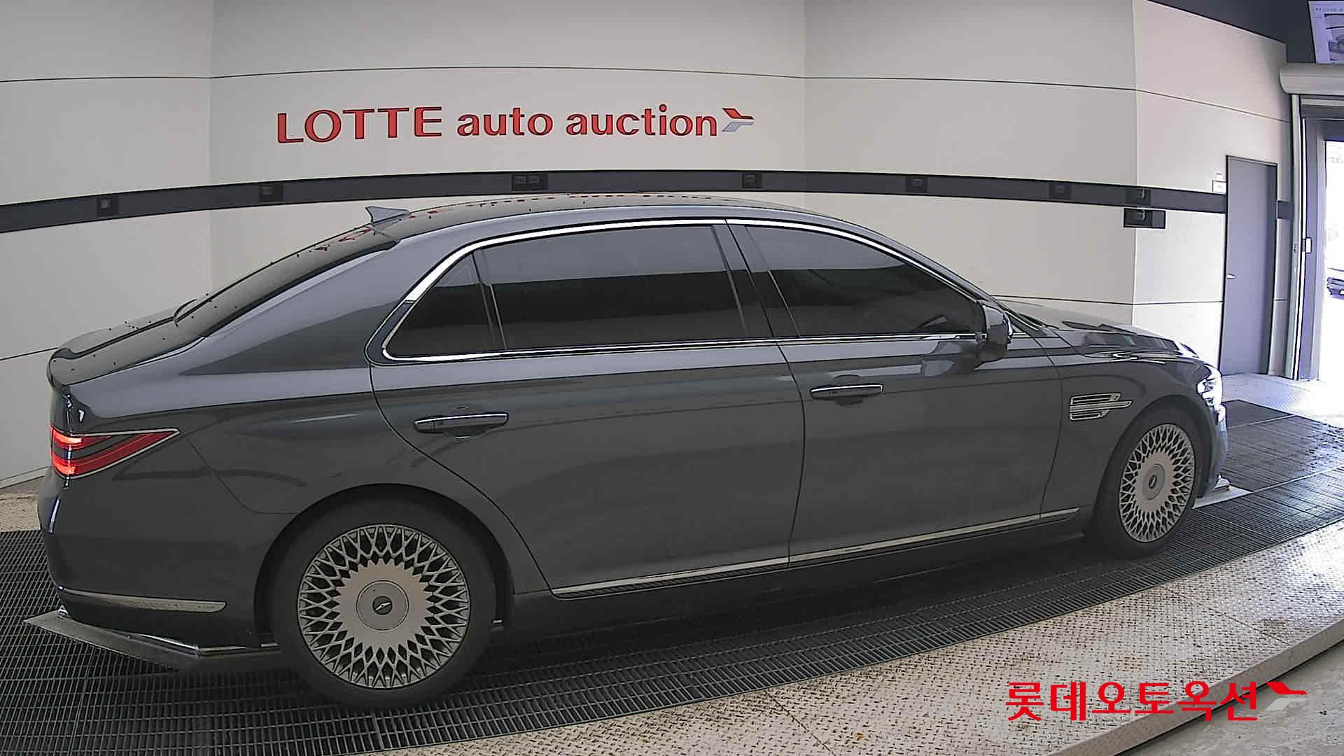 2021 - genesis g90