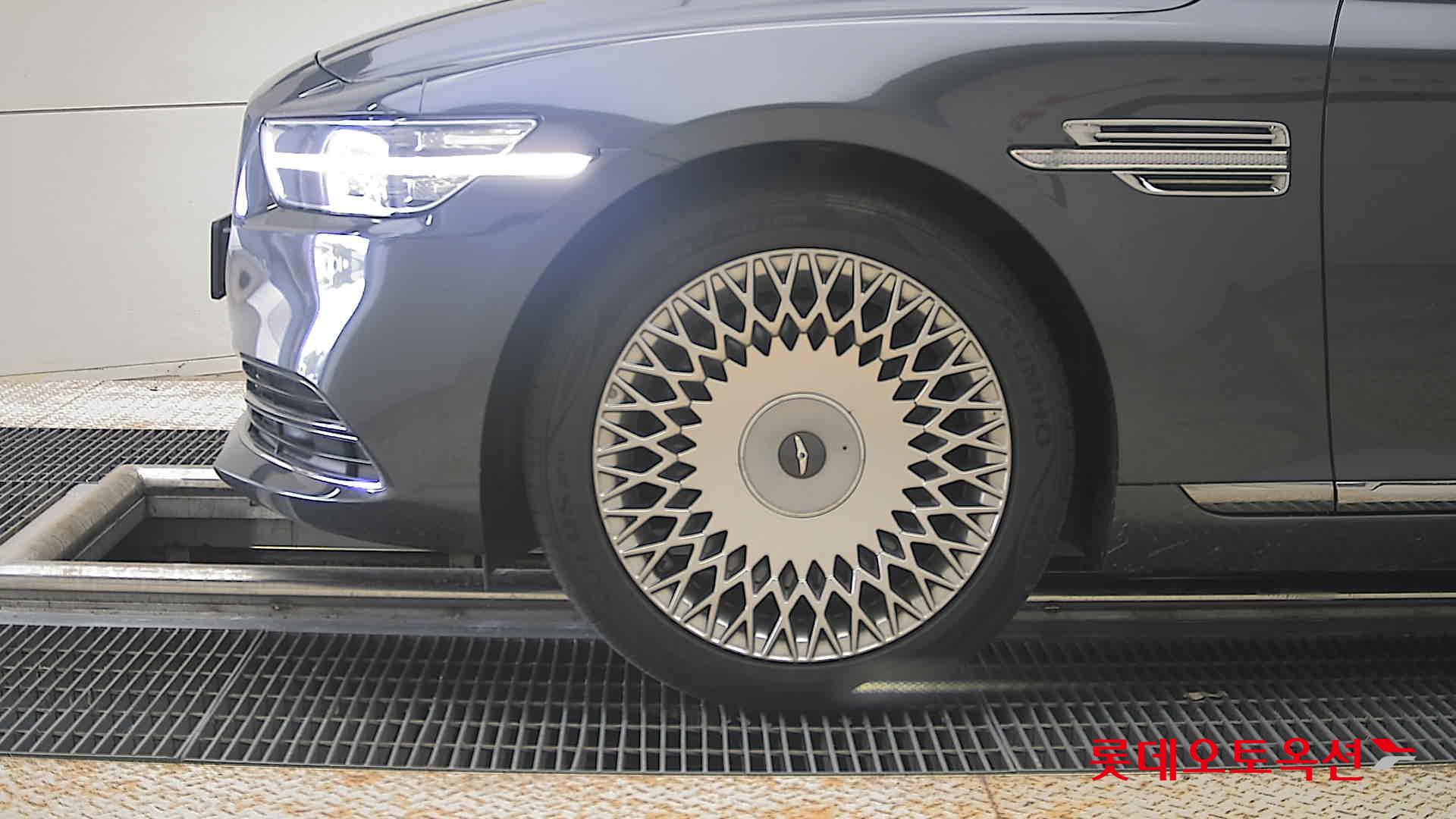 2021 - genesis g90