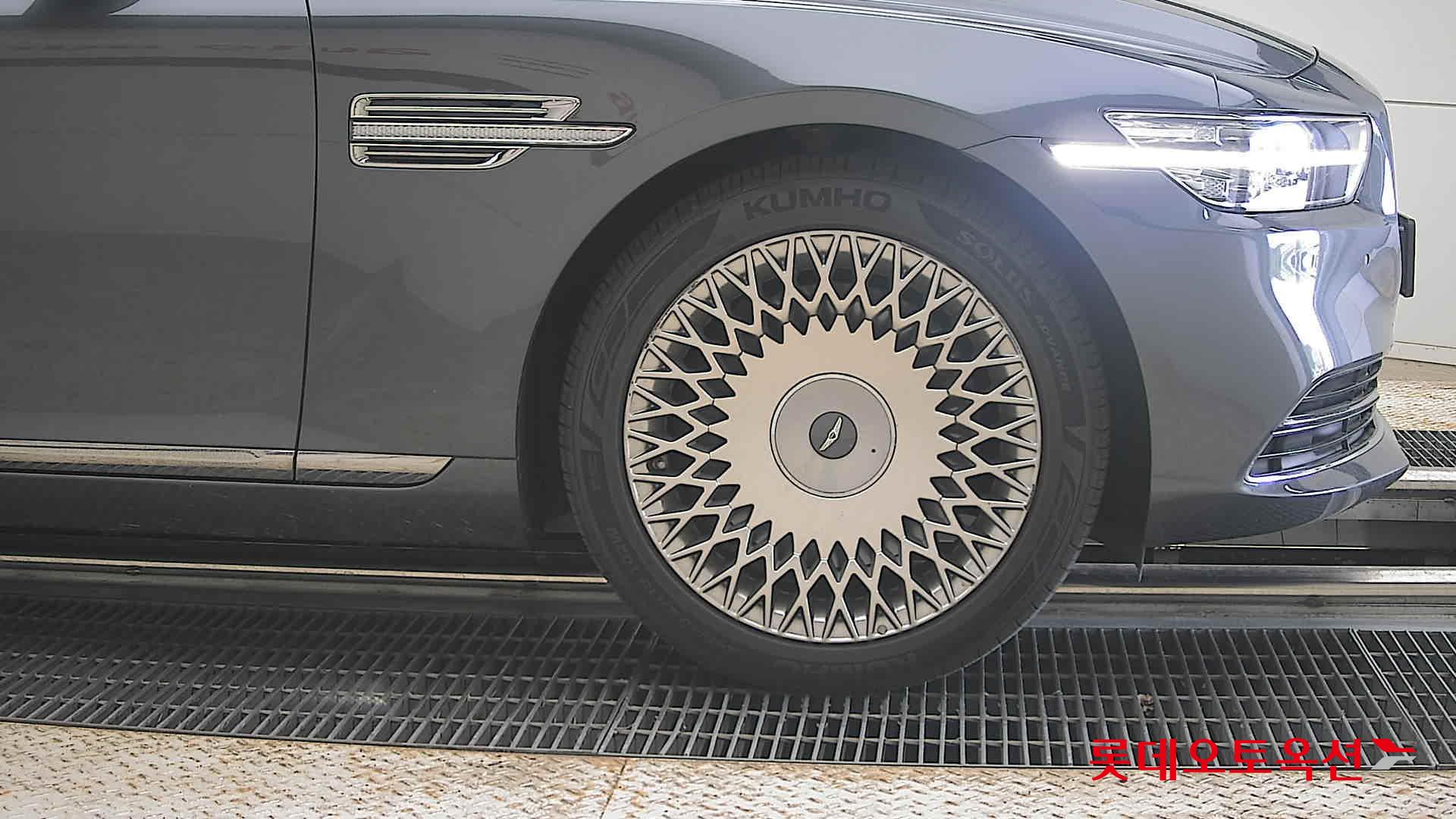 2021 - genesis g90