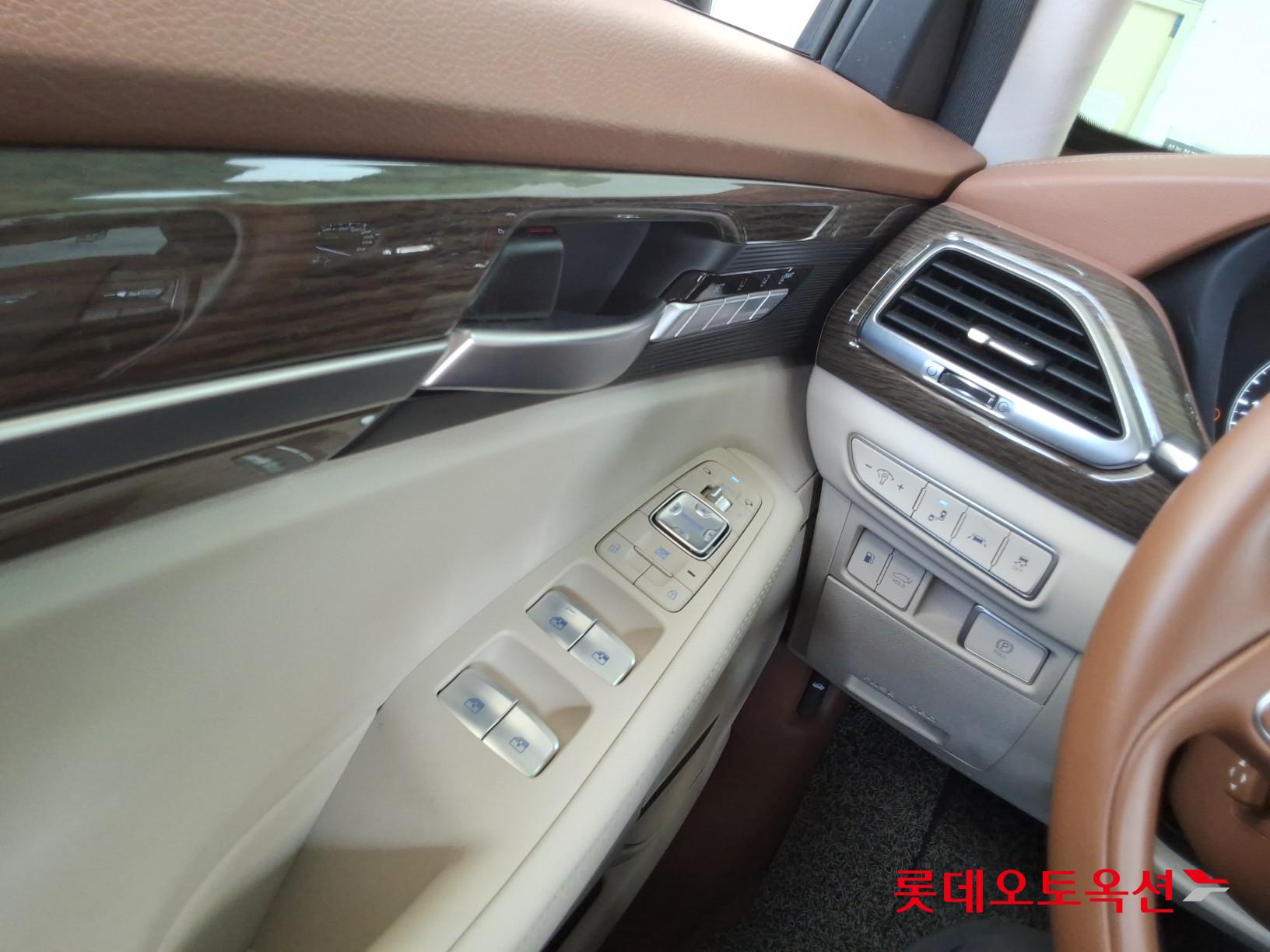 2021 - genesis g90
