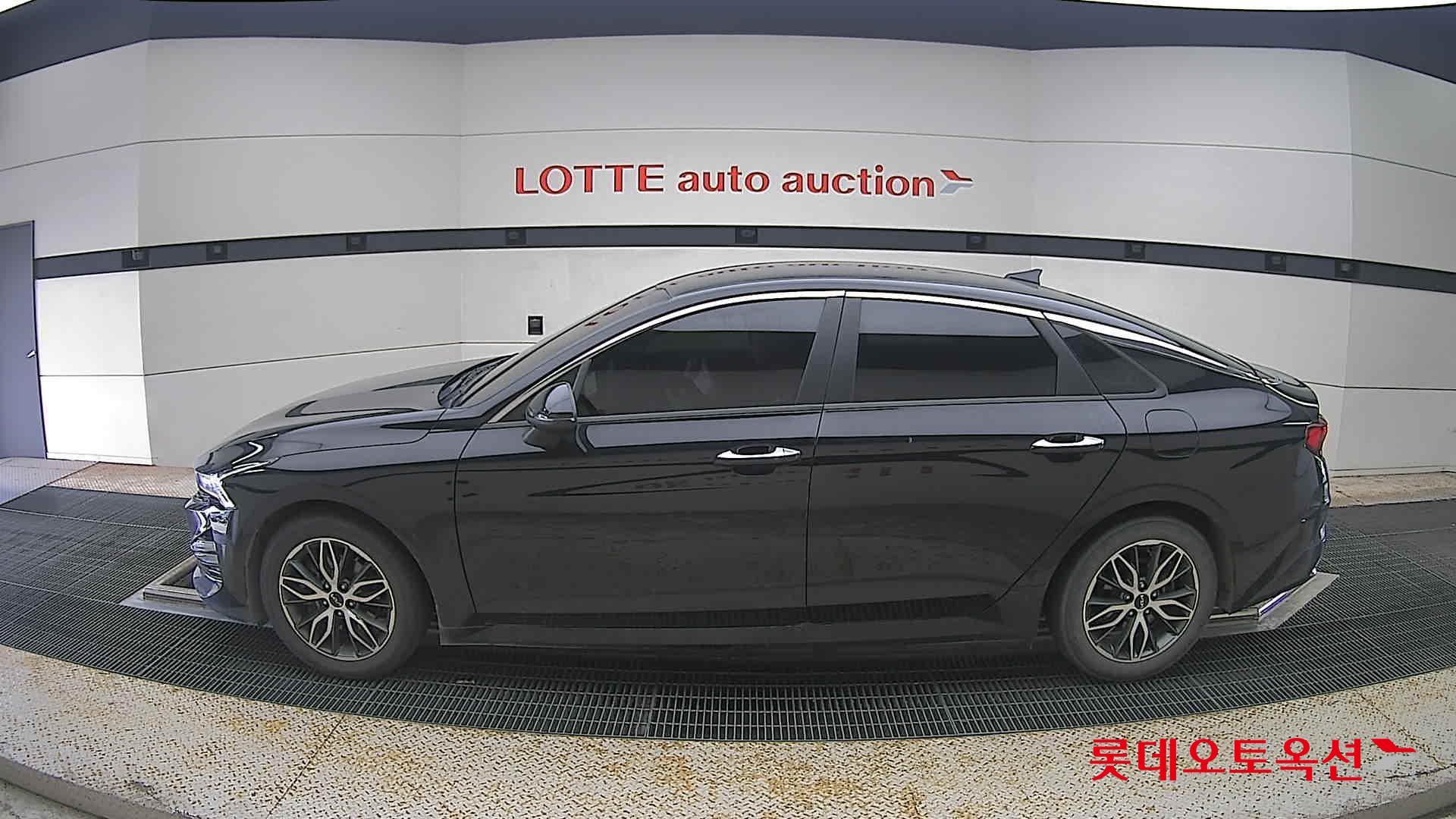 2022 - kia k5