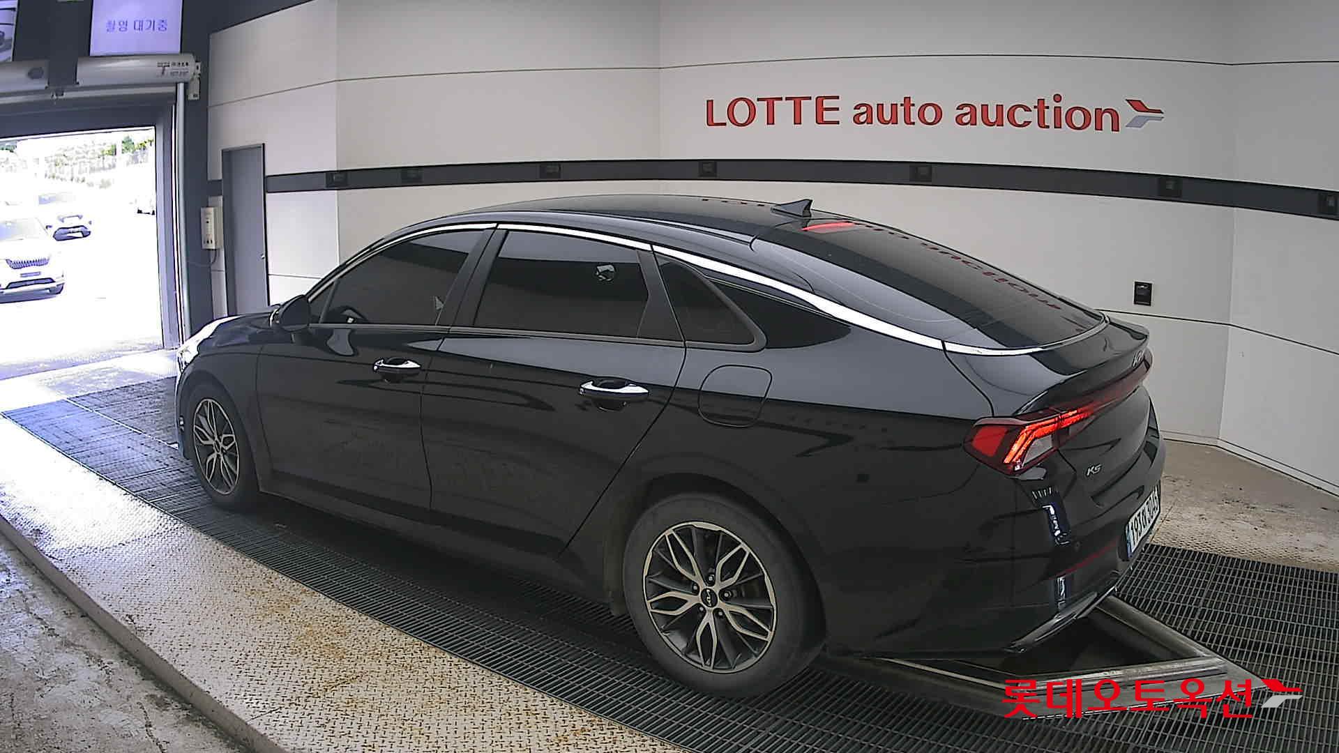 2022 - kia k5