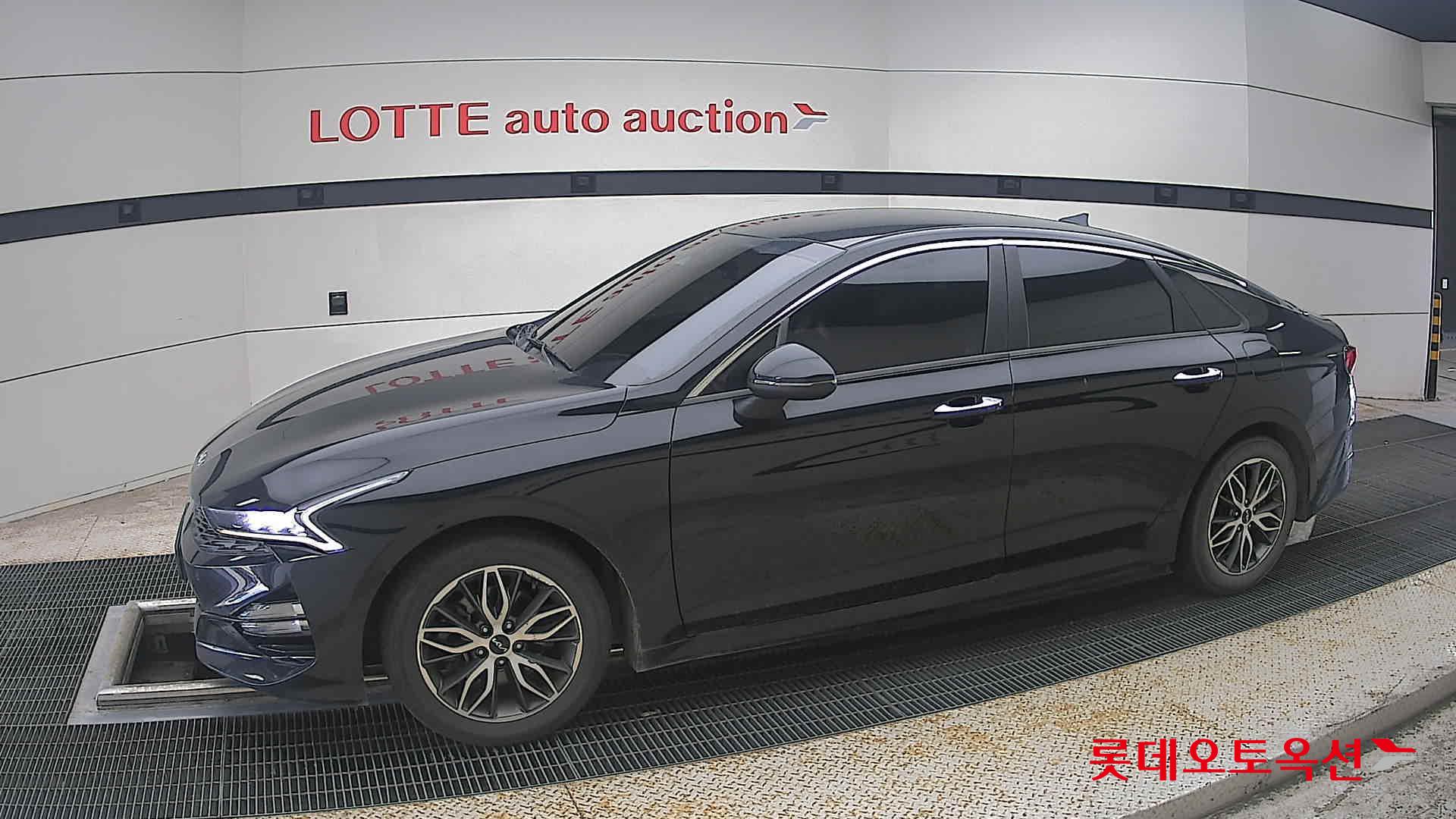 2022 - kia k5