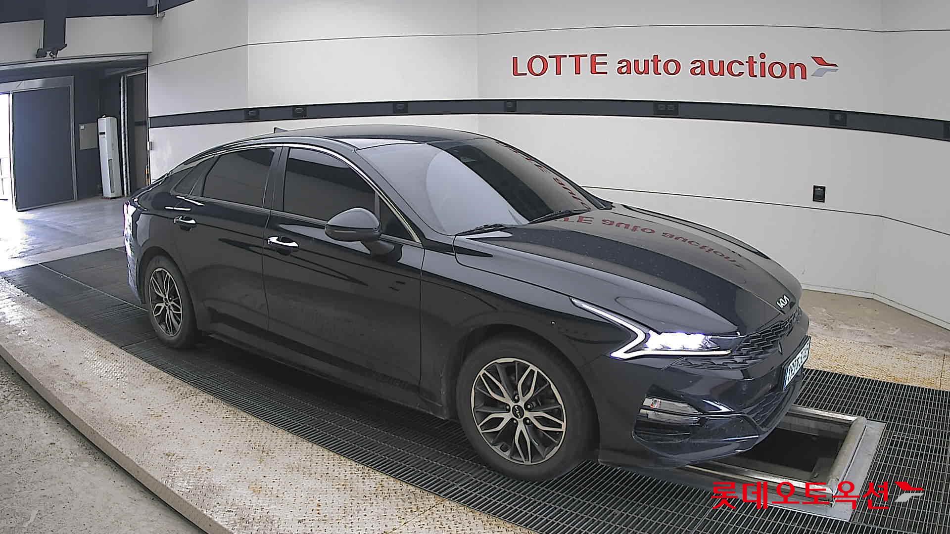 2022 - kia k5