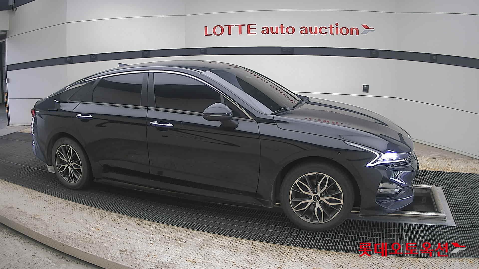 2022 - kia k5