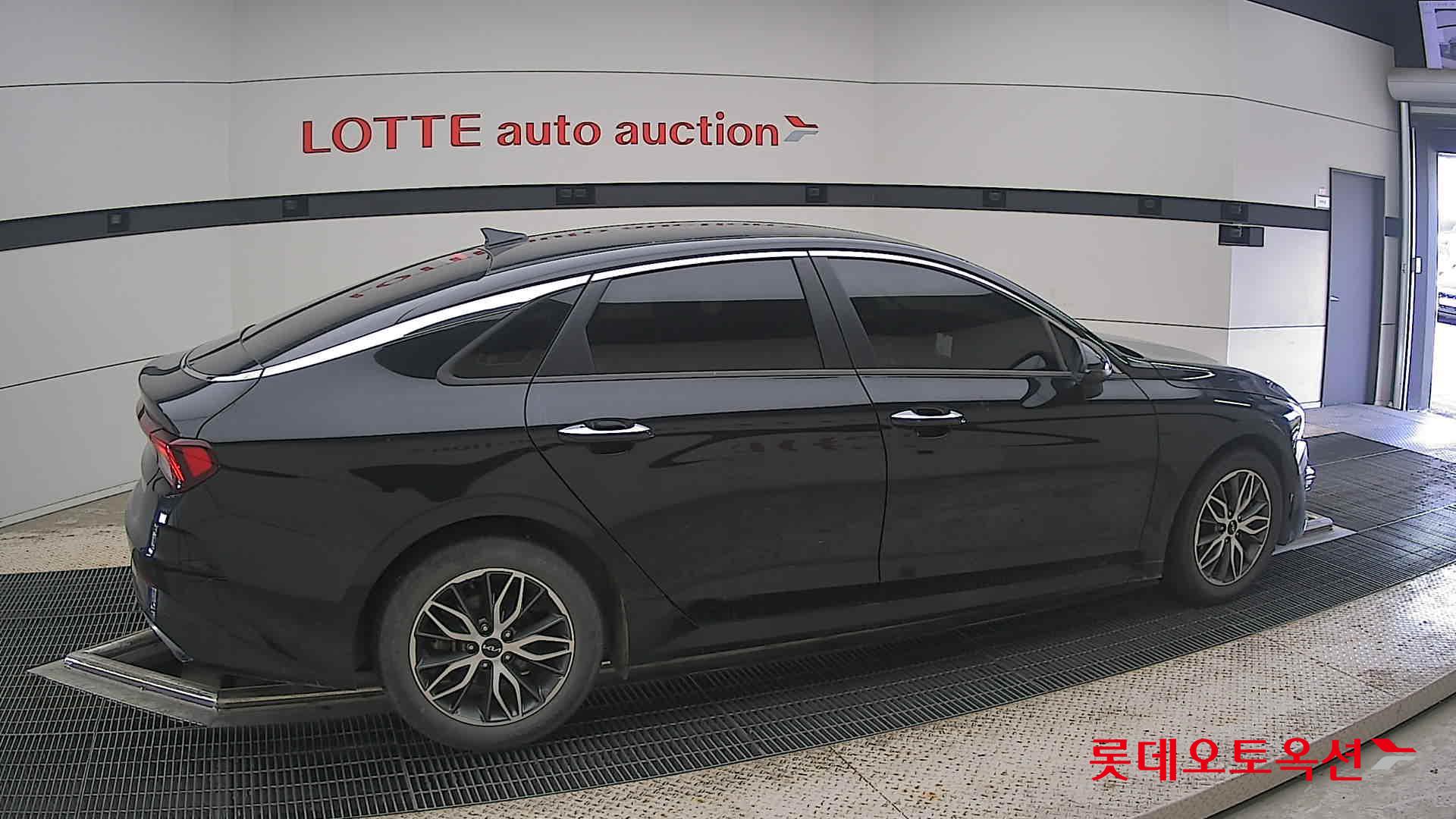 2022 - kia k5