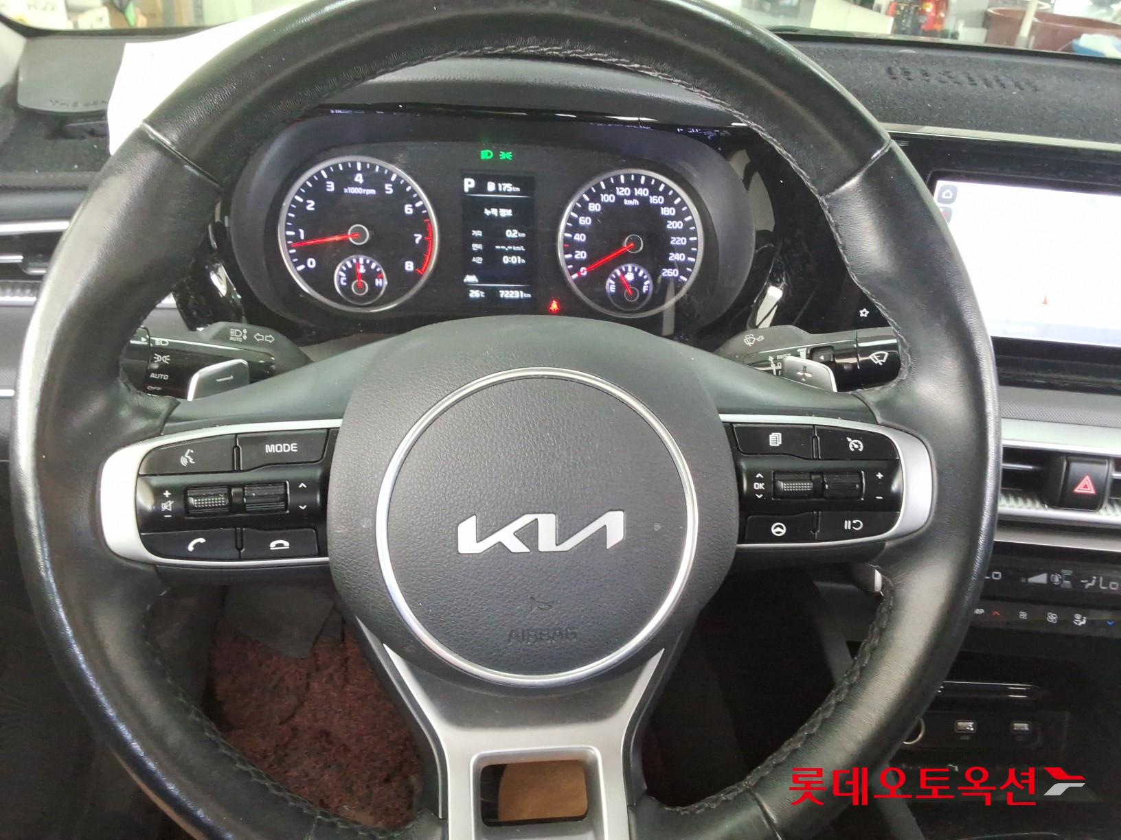 2022 - kia k5