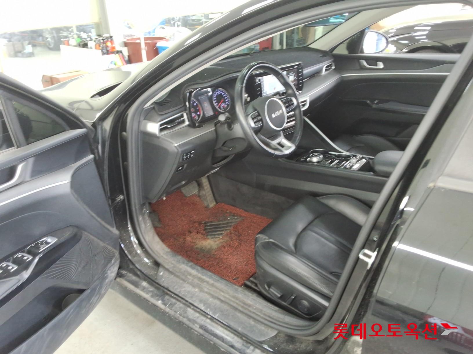 2022 - kia k5