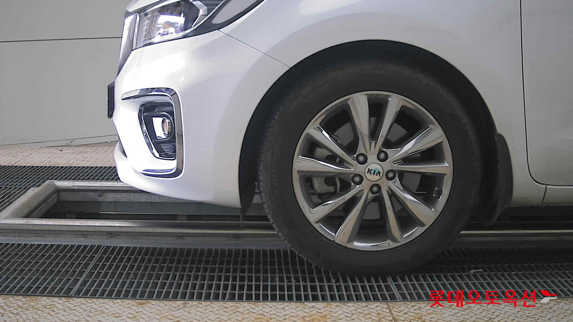 2020 - kia carnival