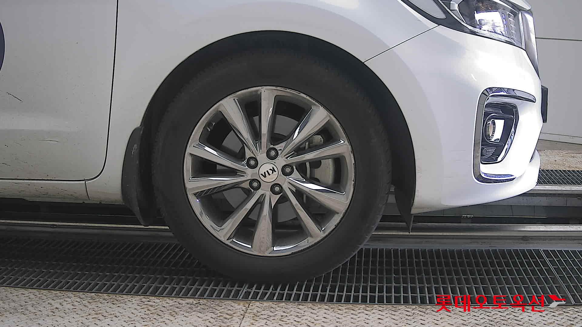 2020 - kia carnival