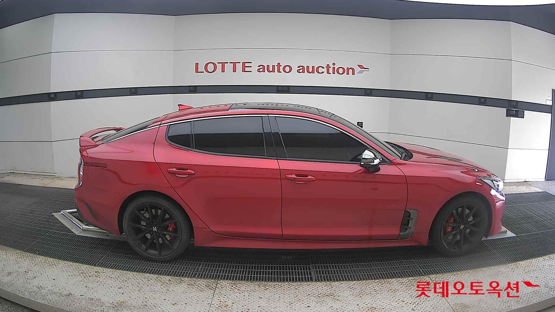 2022 - kia stinger