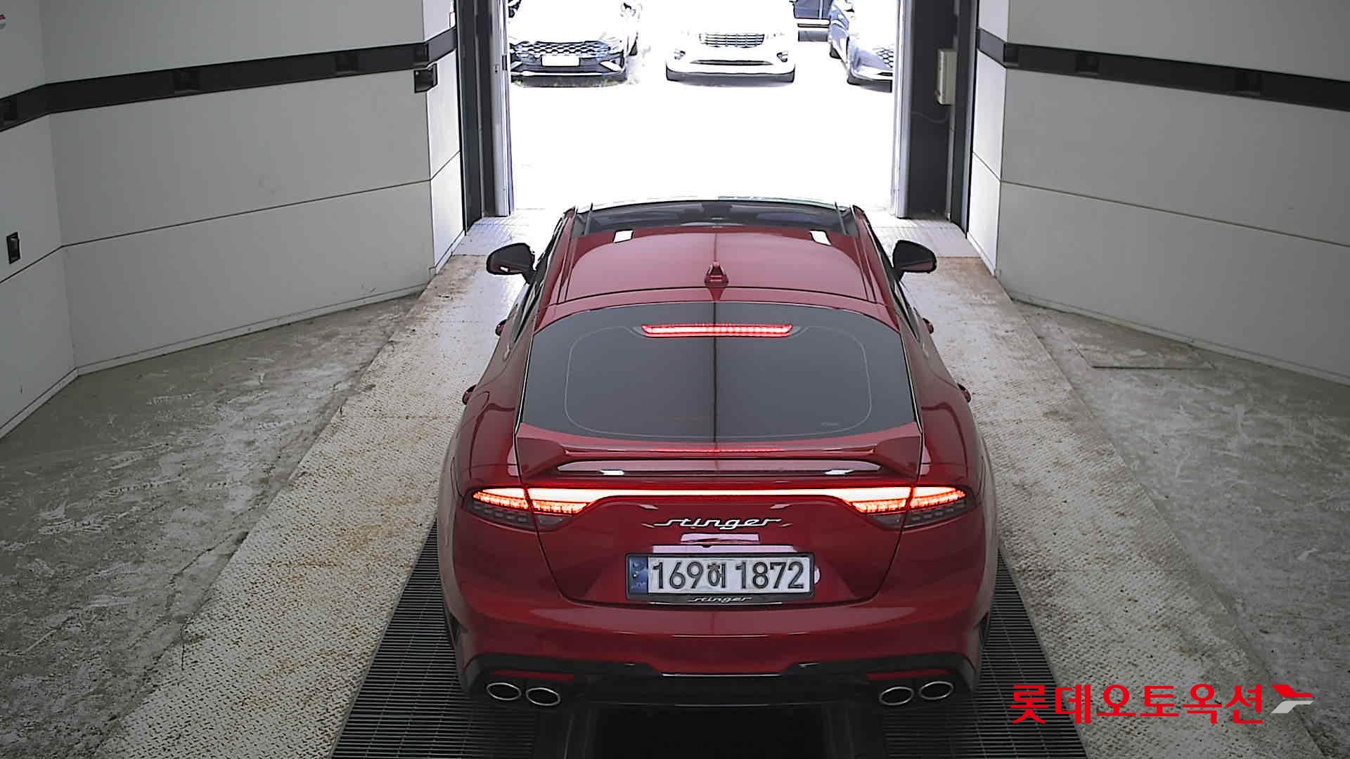 2022 - kia stinger