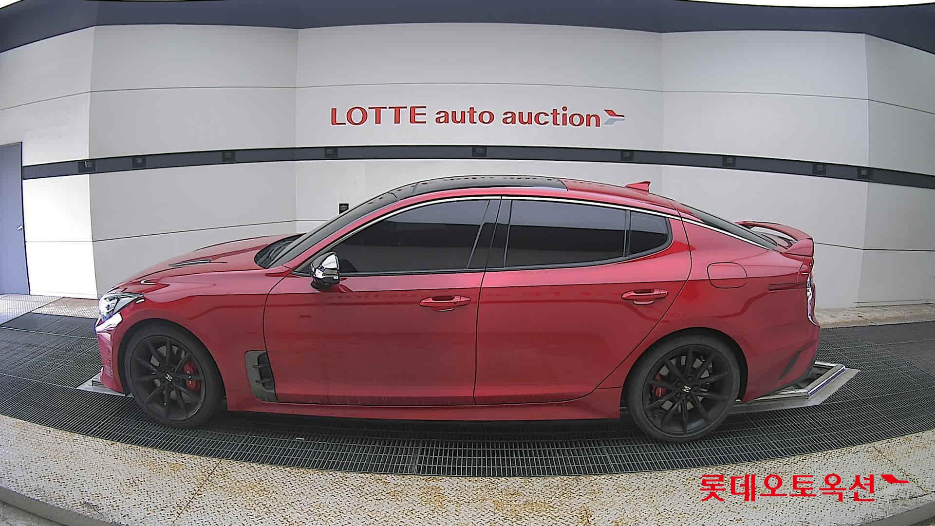 2022 - kia stinger