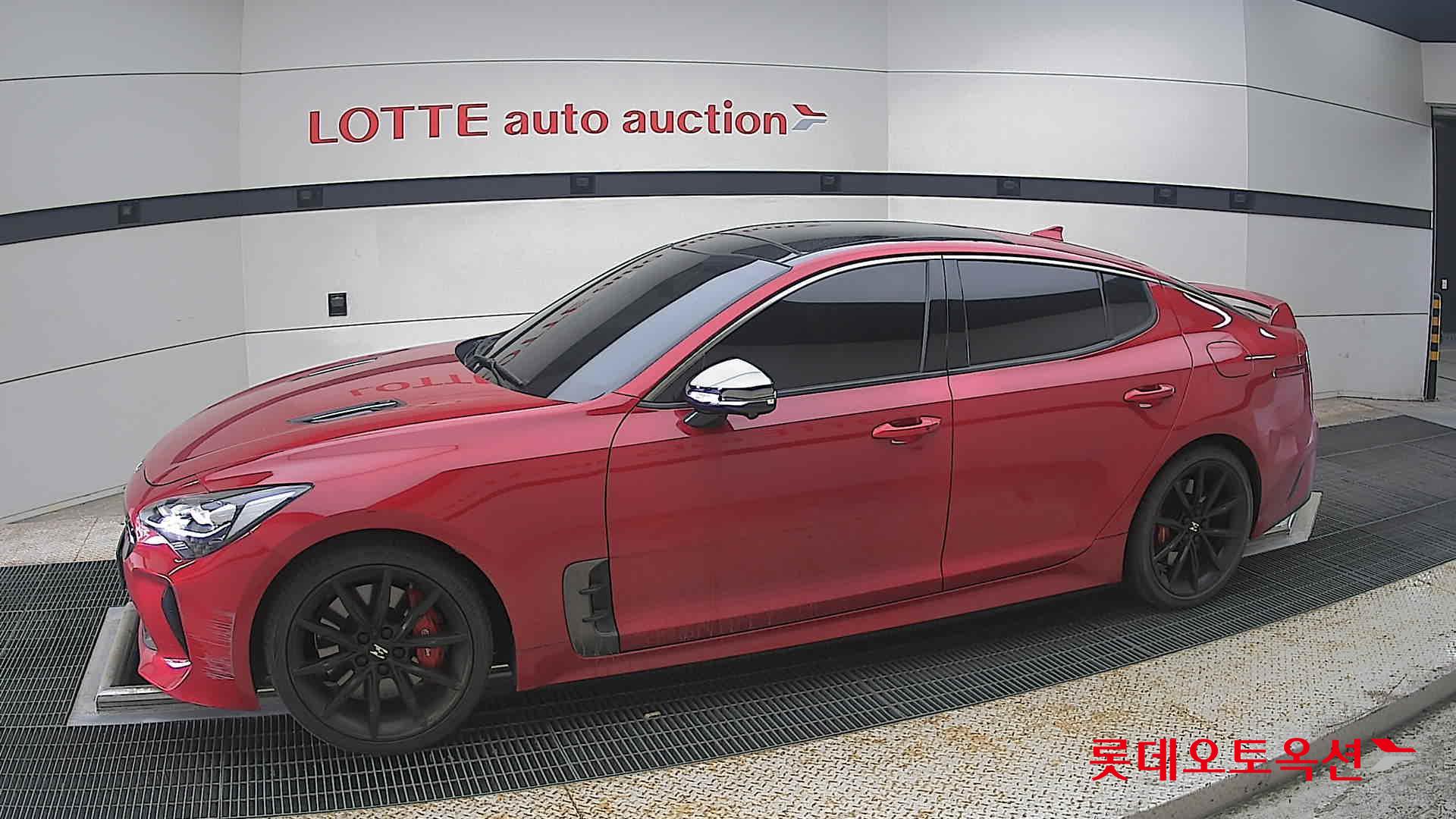 2022 - kia stinger