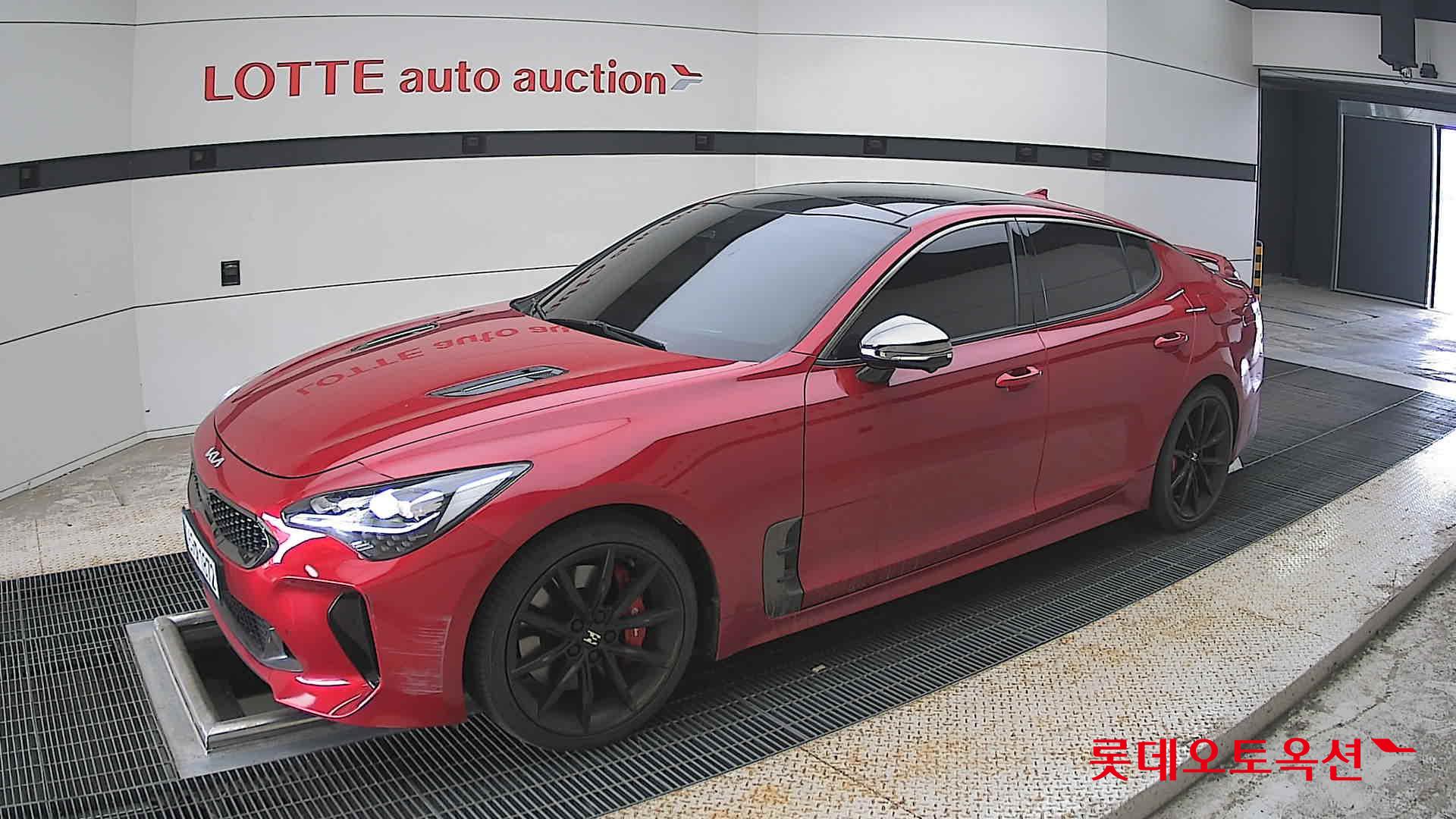 2022 - kia stinger