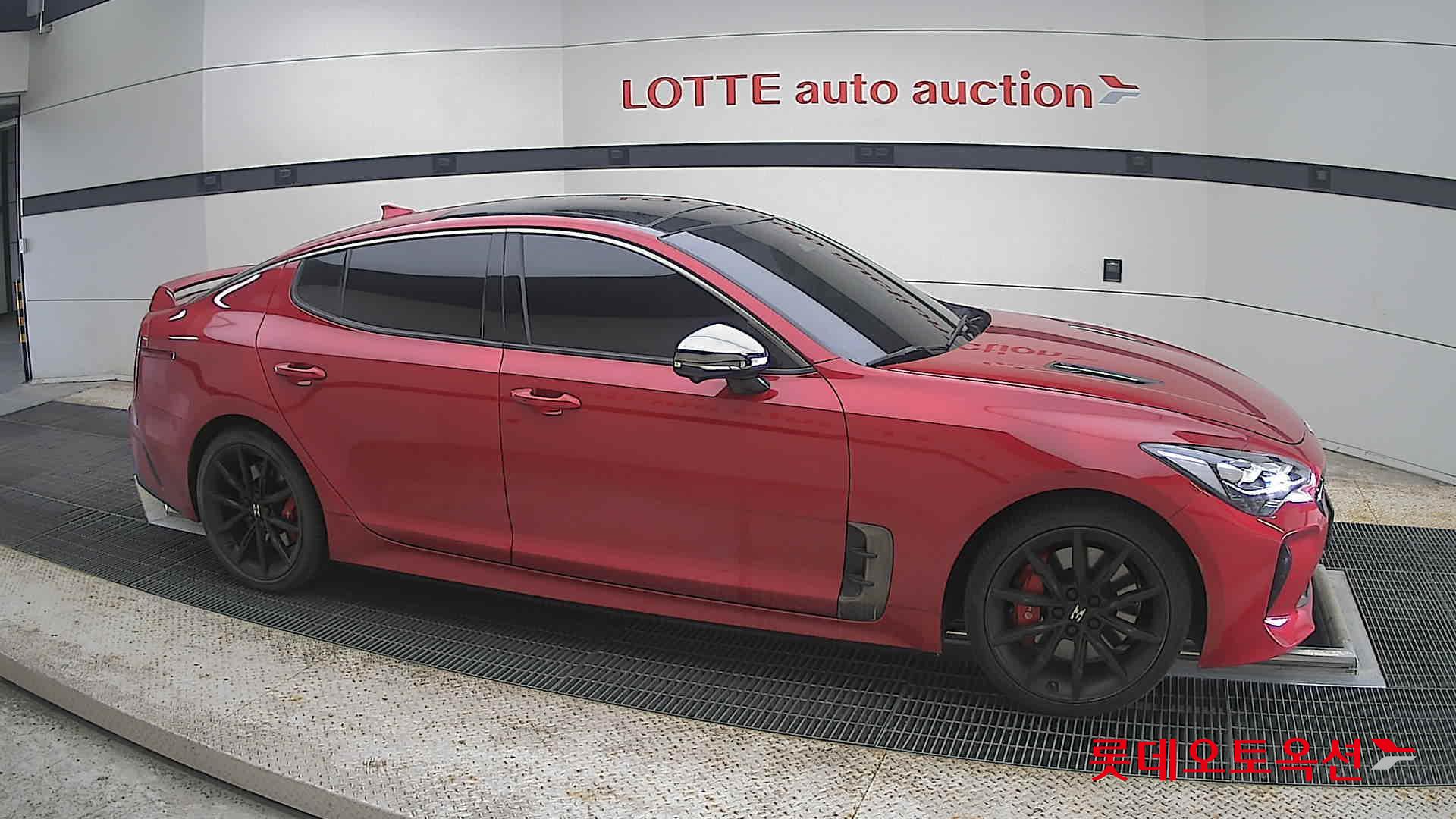 2022 - kia stinger