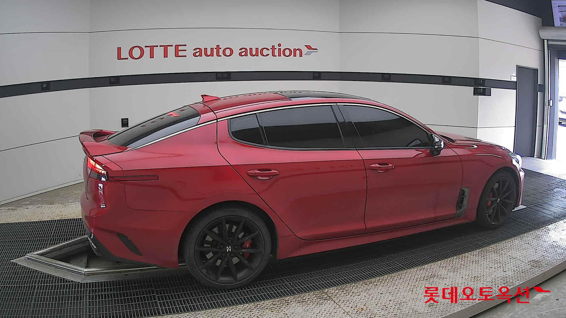 2022 - kia stinger