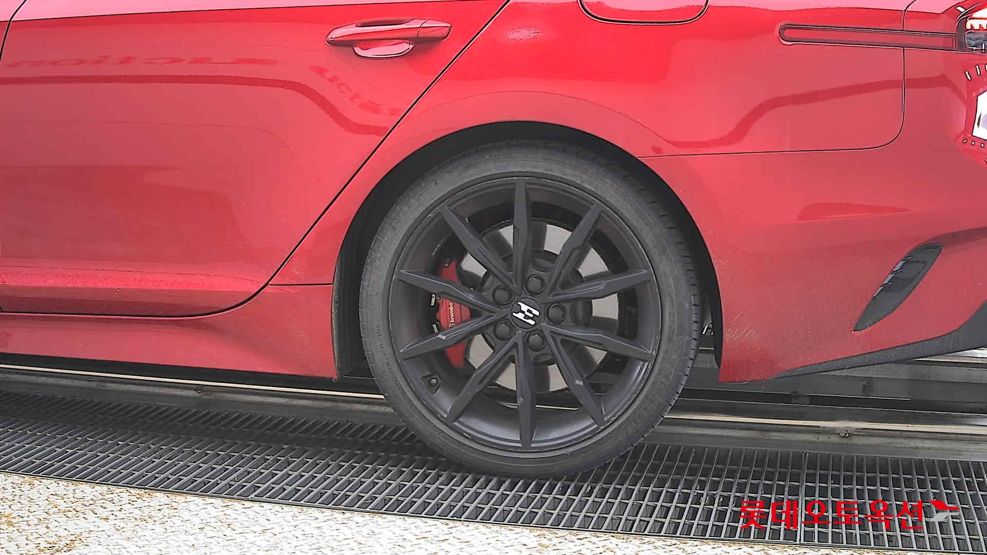 2022 - kia stinger