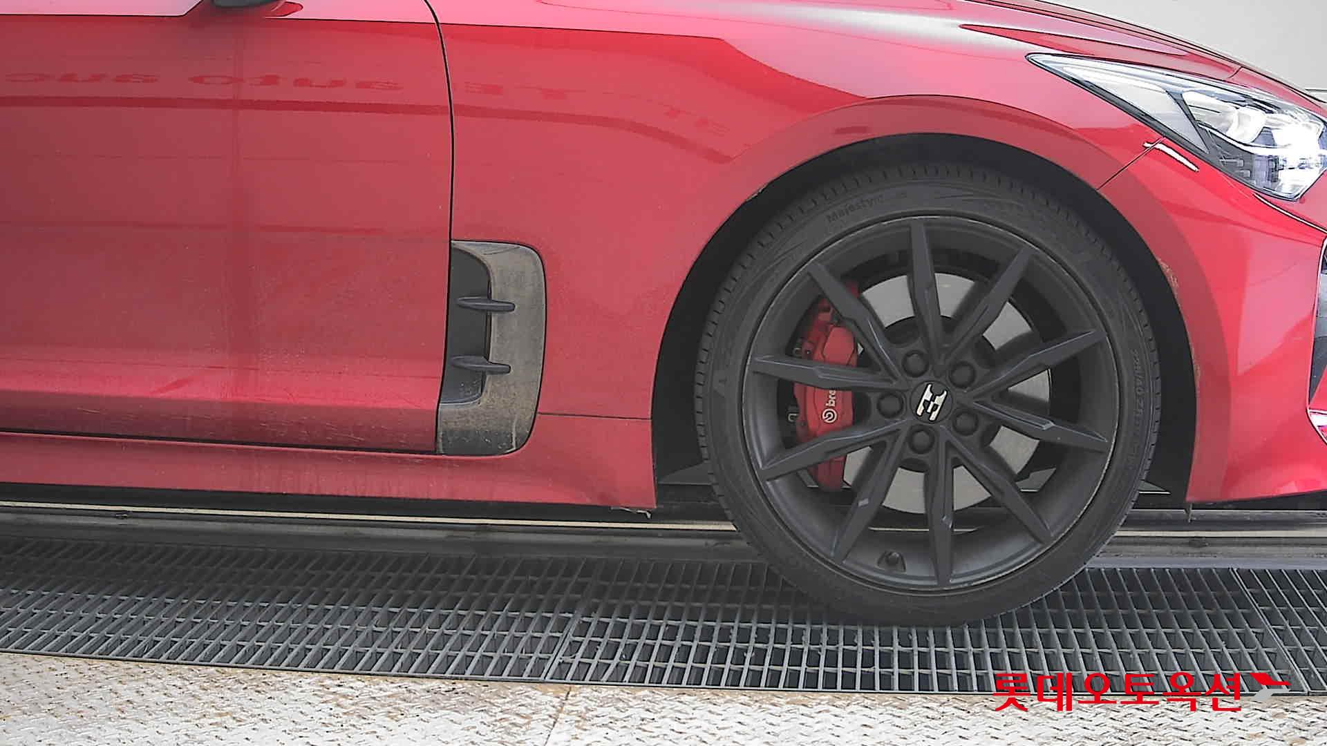 2022 - kia stinger