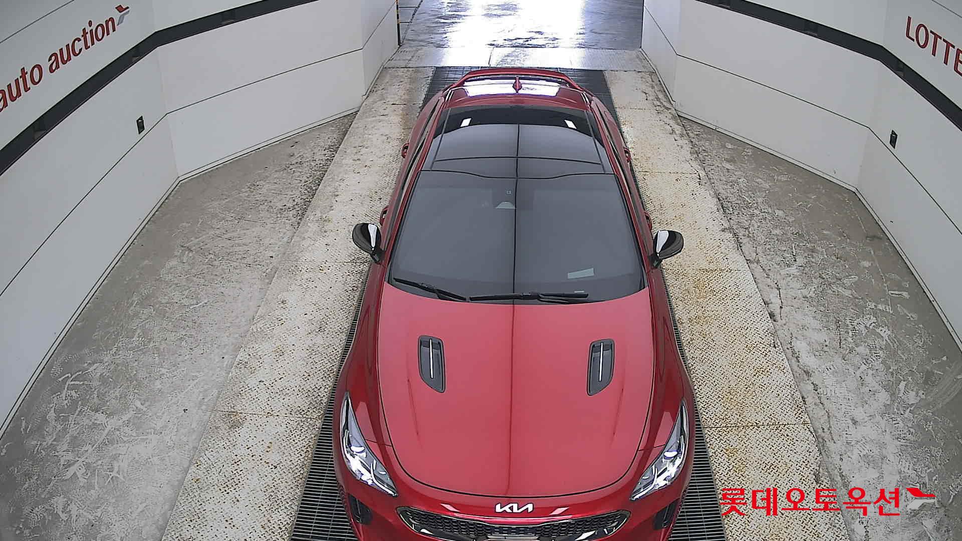 2022 - kia stinger