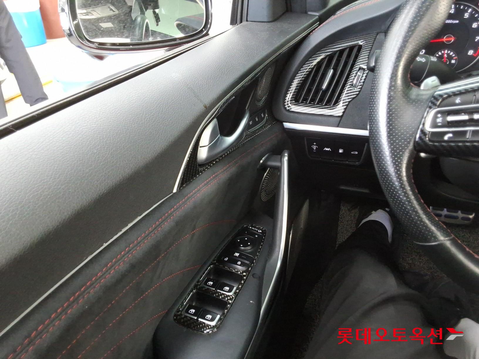 2022 - kia stinger