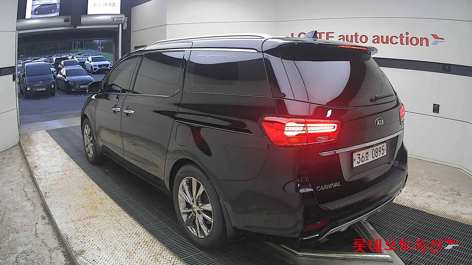 2019 - kia carnival