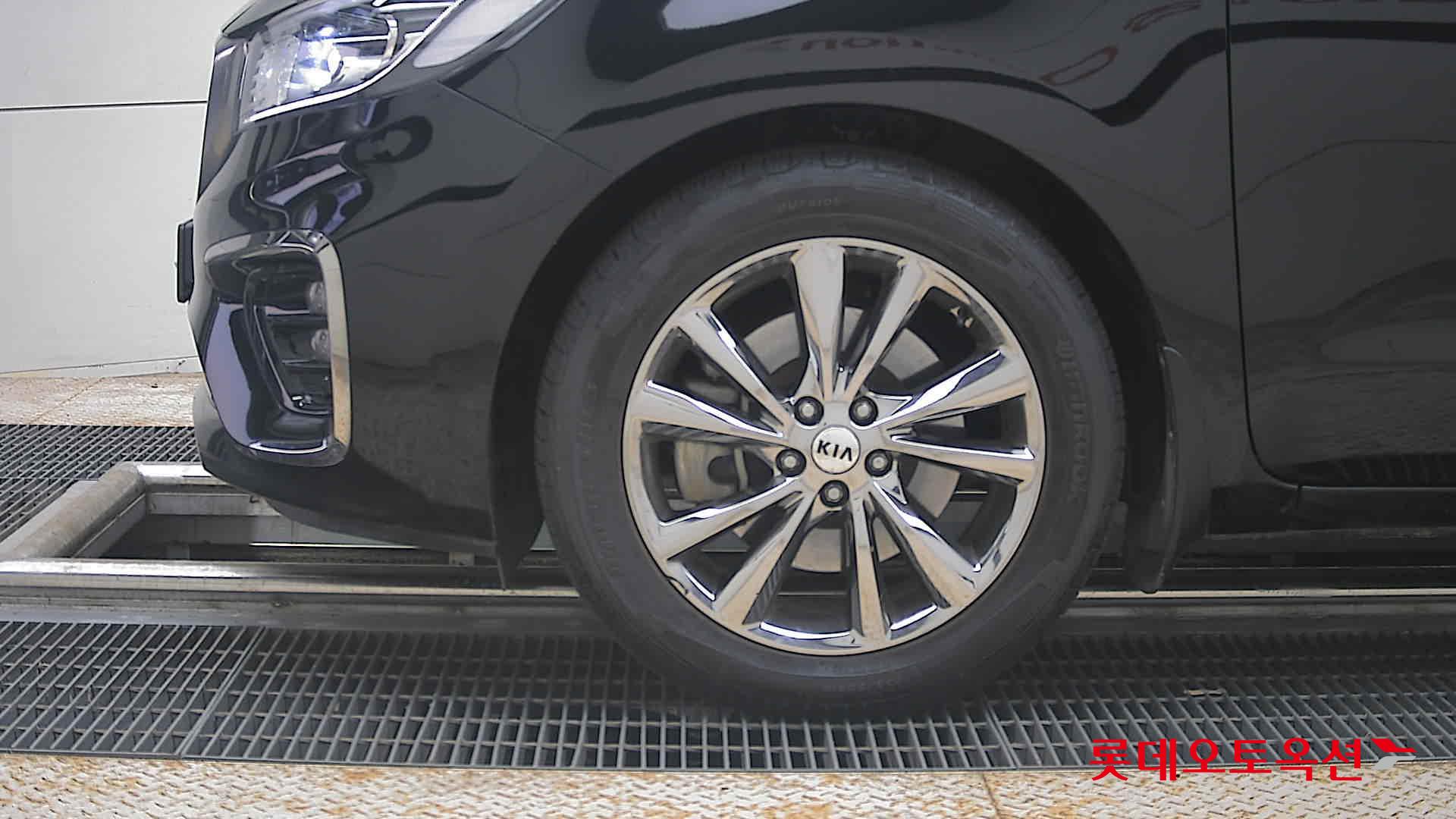2019 - kia carnival