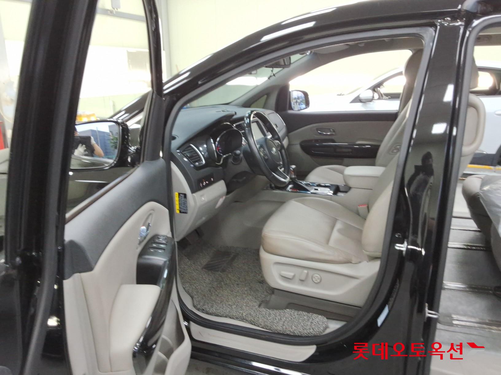 2019 - kia carnival