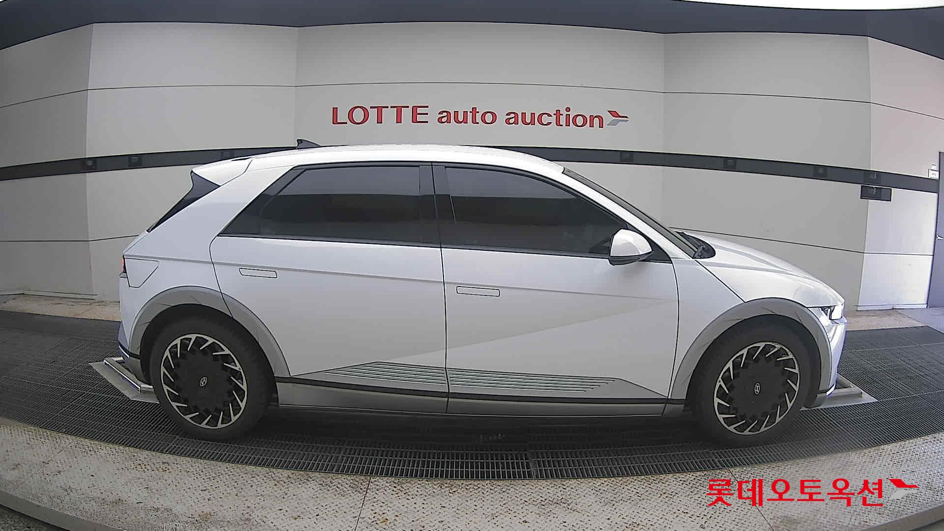 2022 - hyundai ioniq