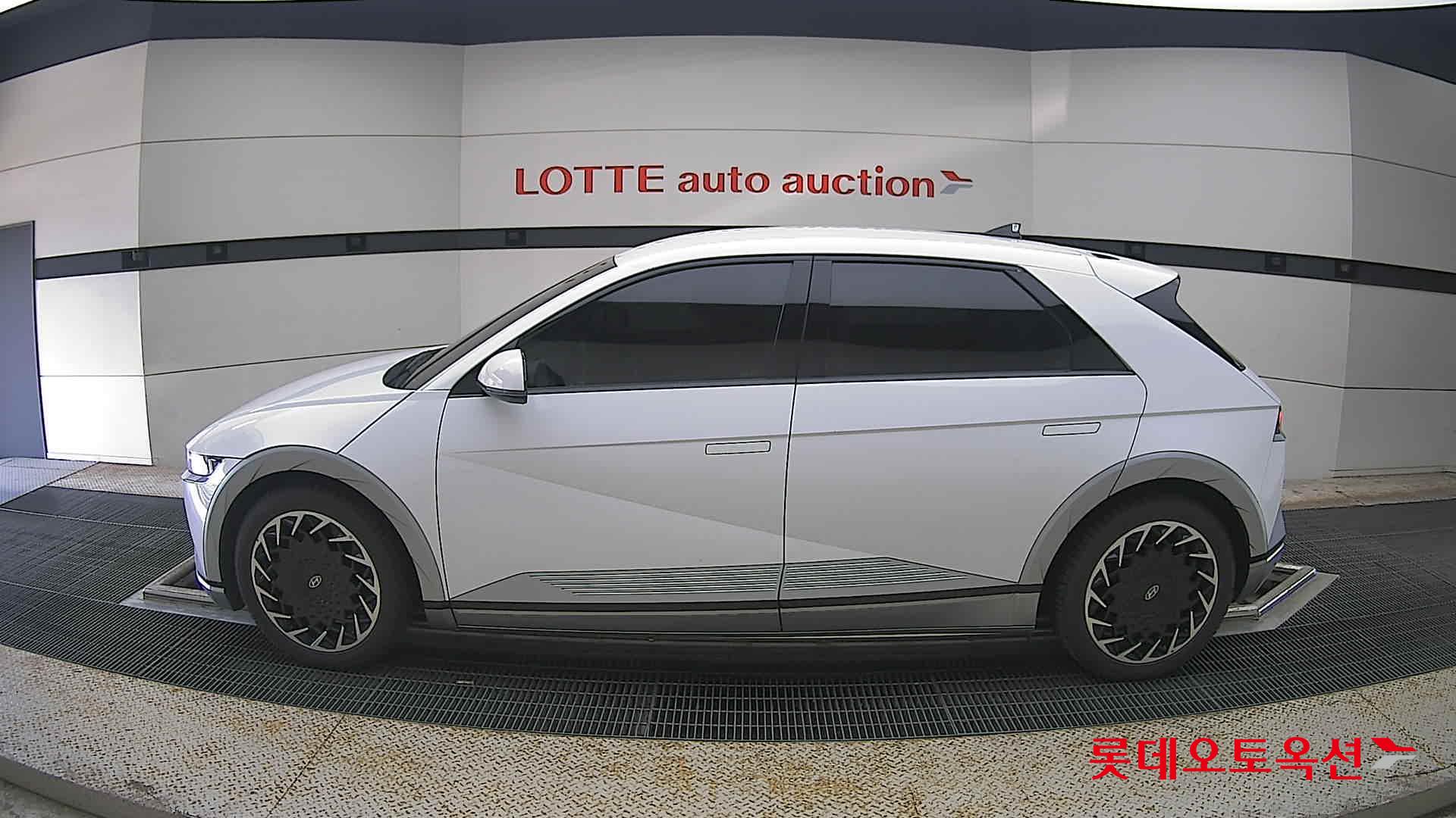 2022 - hyundai ioniq