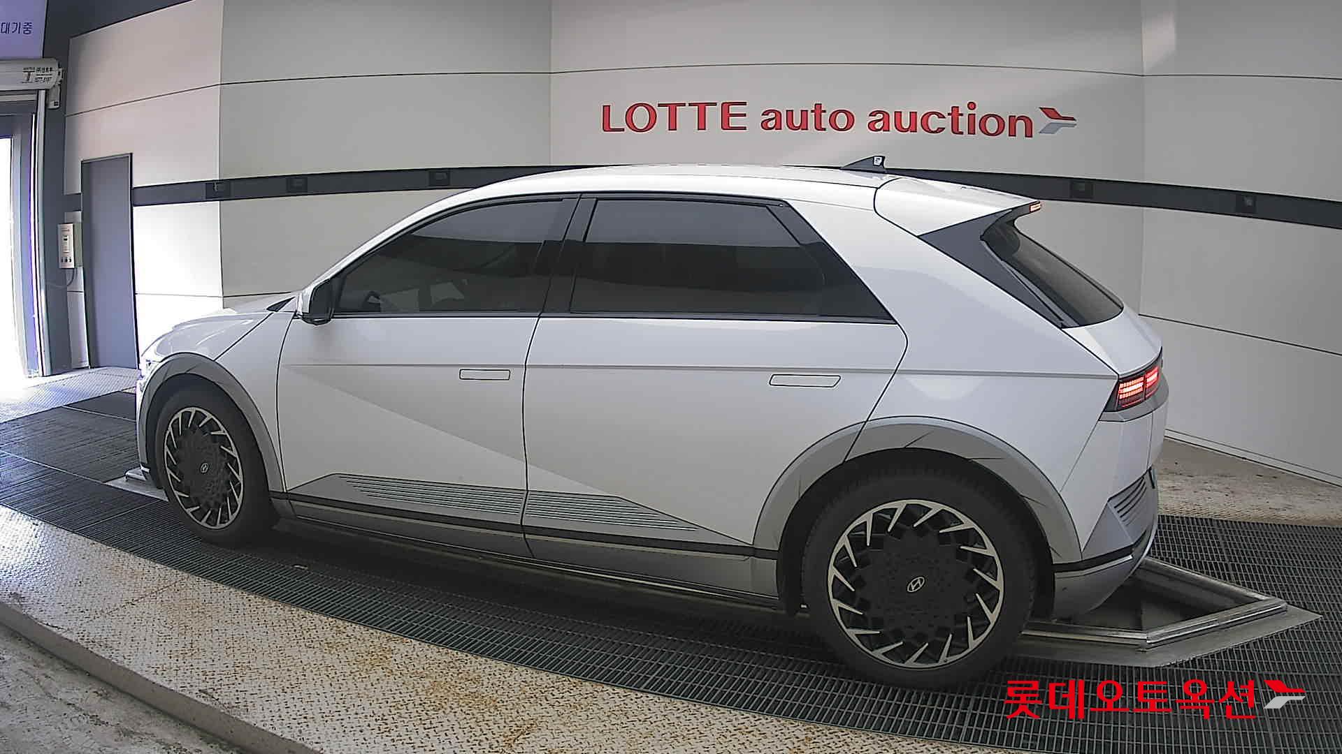 2022 - hyundai ioniq