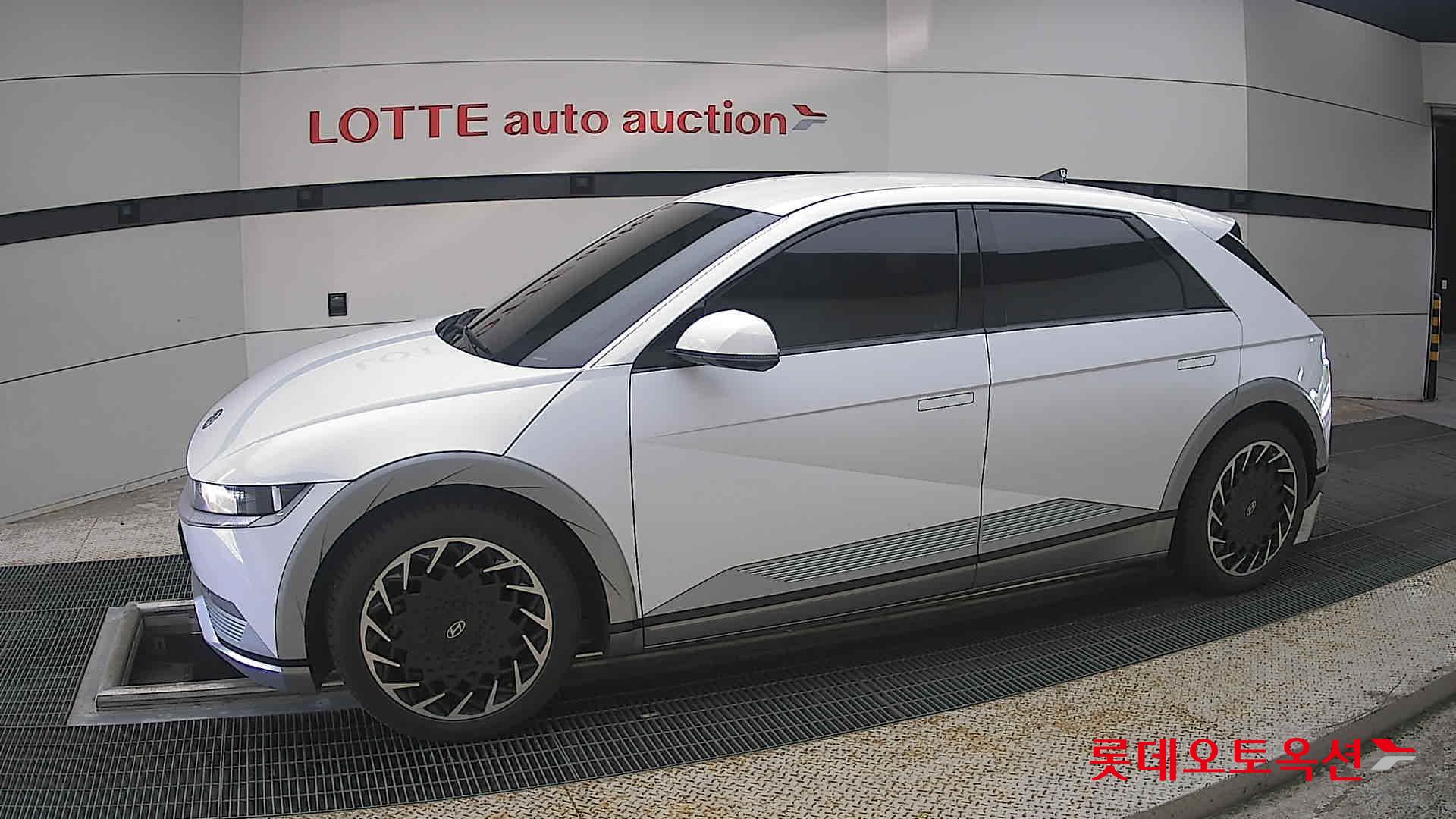 2022 - hyundai ioniq