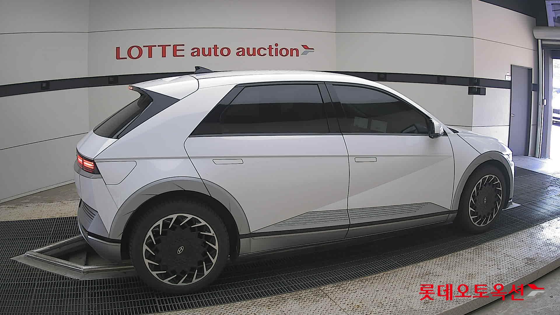 2022 - hyundai ioniq