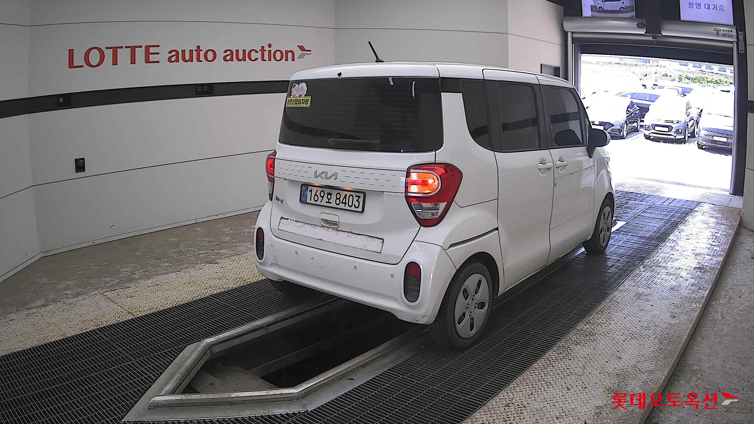 2022 - kia ray