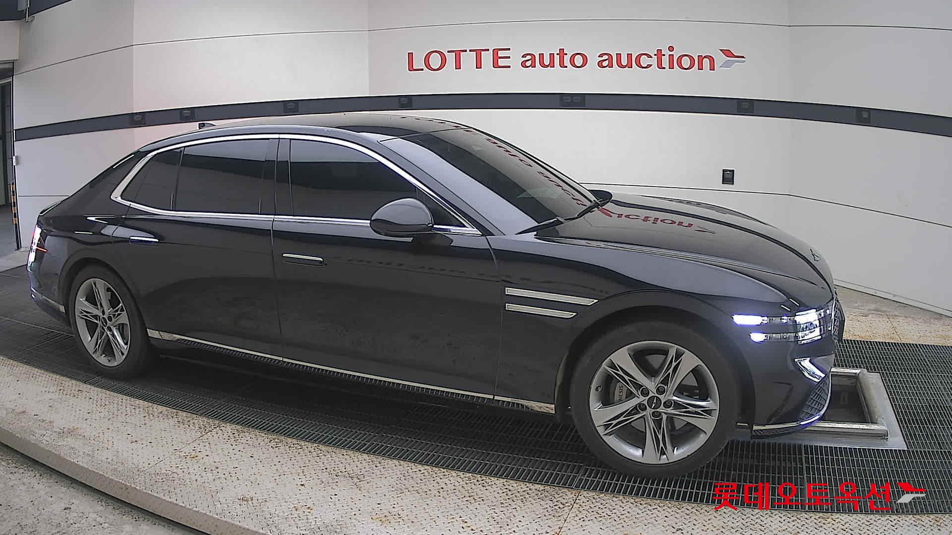 2022 - genesis g90