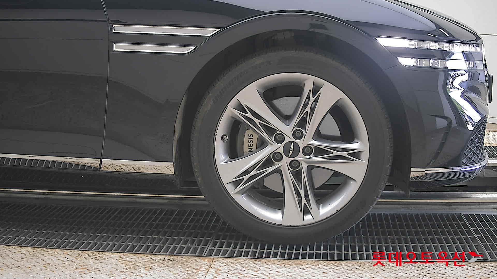 2022 - genesis g90