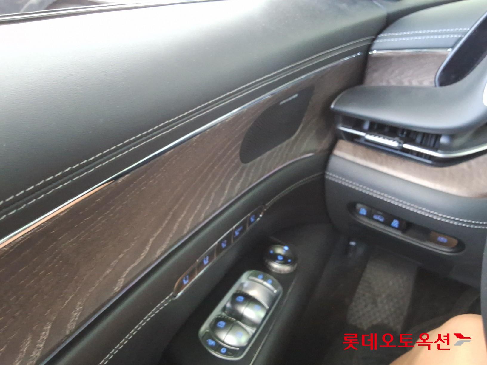 2022 - genesis g90