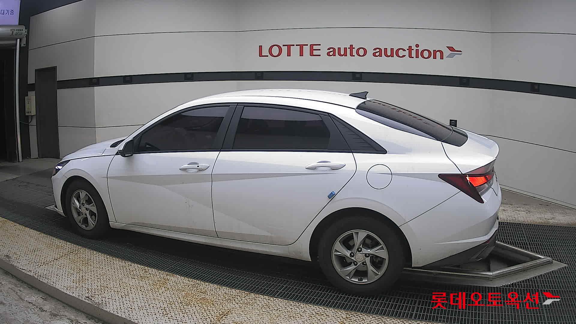 2021 - hyundai avante