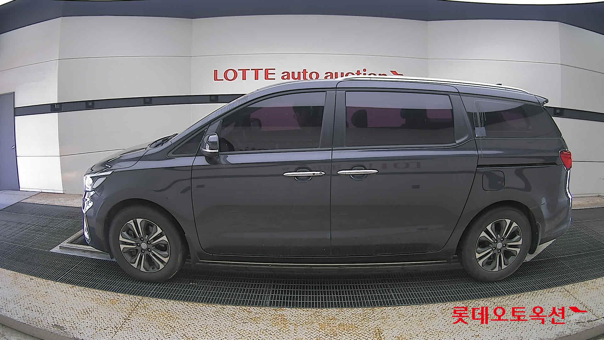2020 - kia carnival