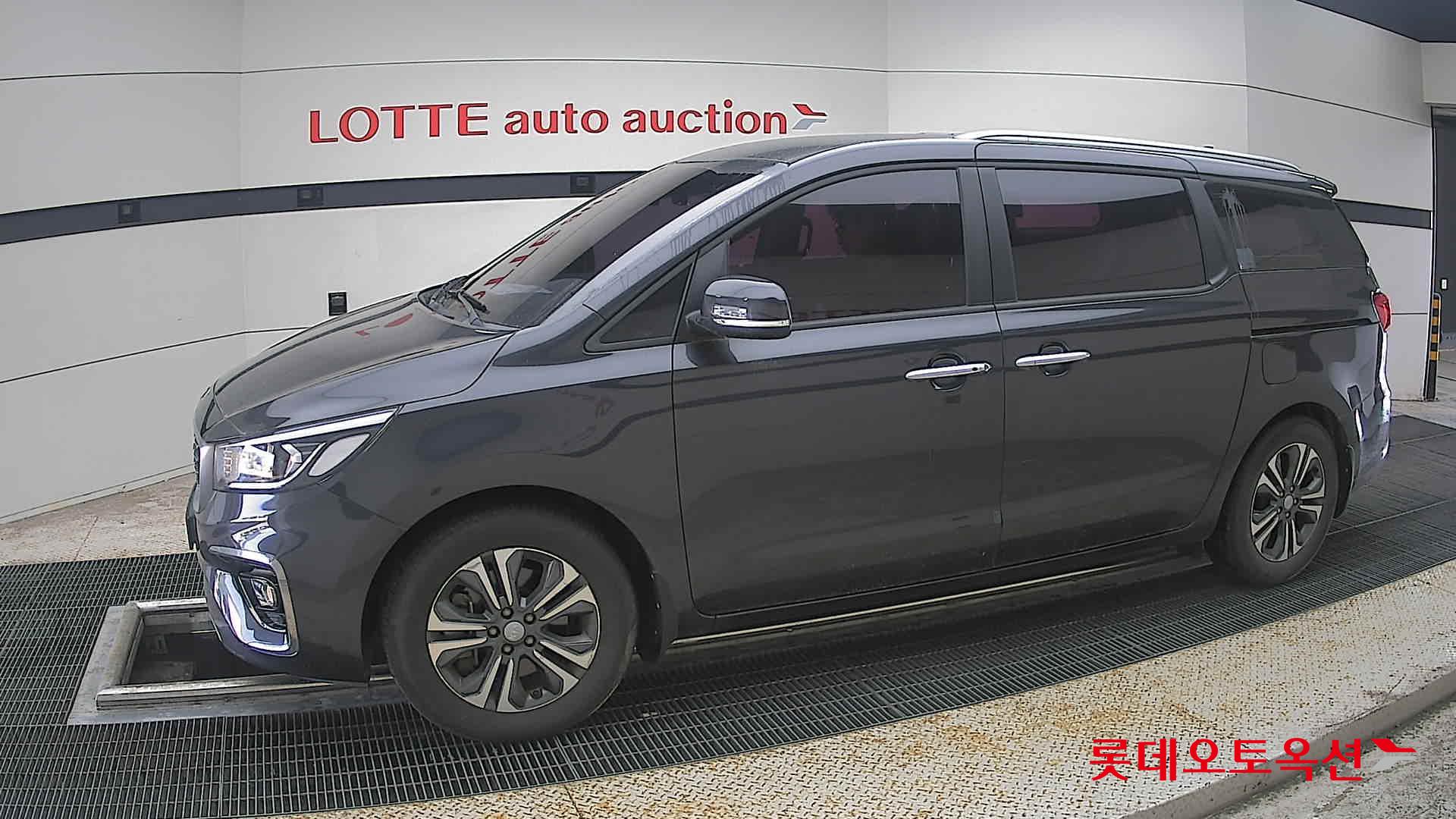 2020 - kia carnival