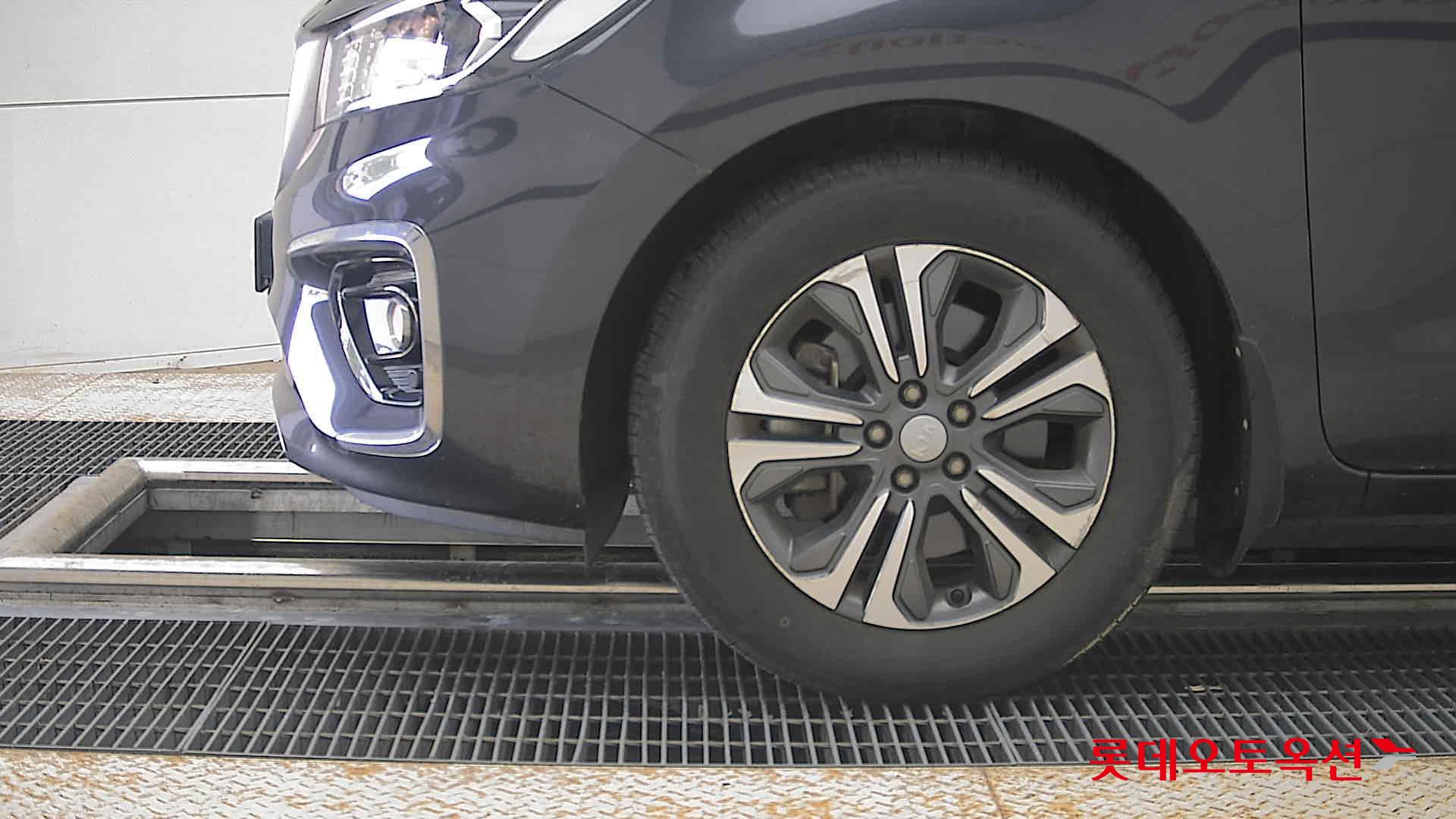2020 - kia carnival