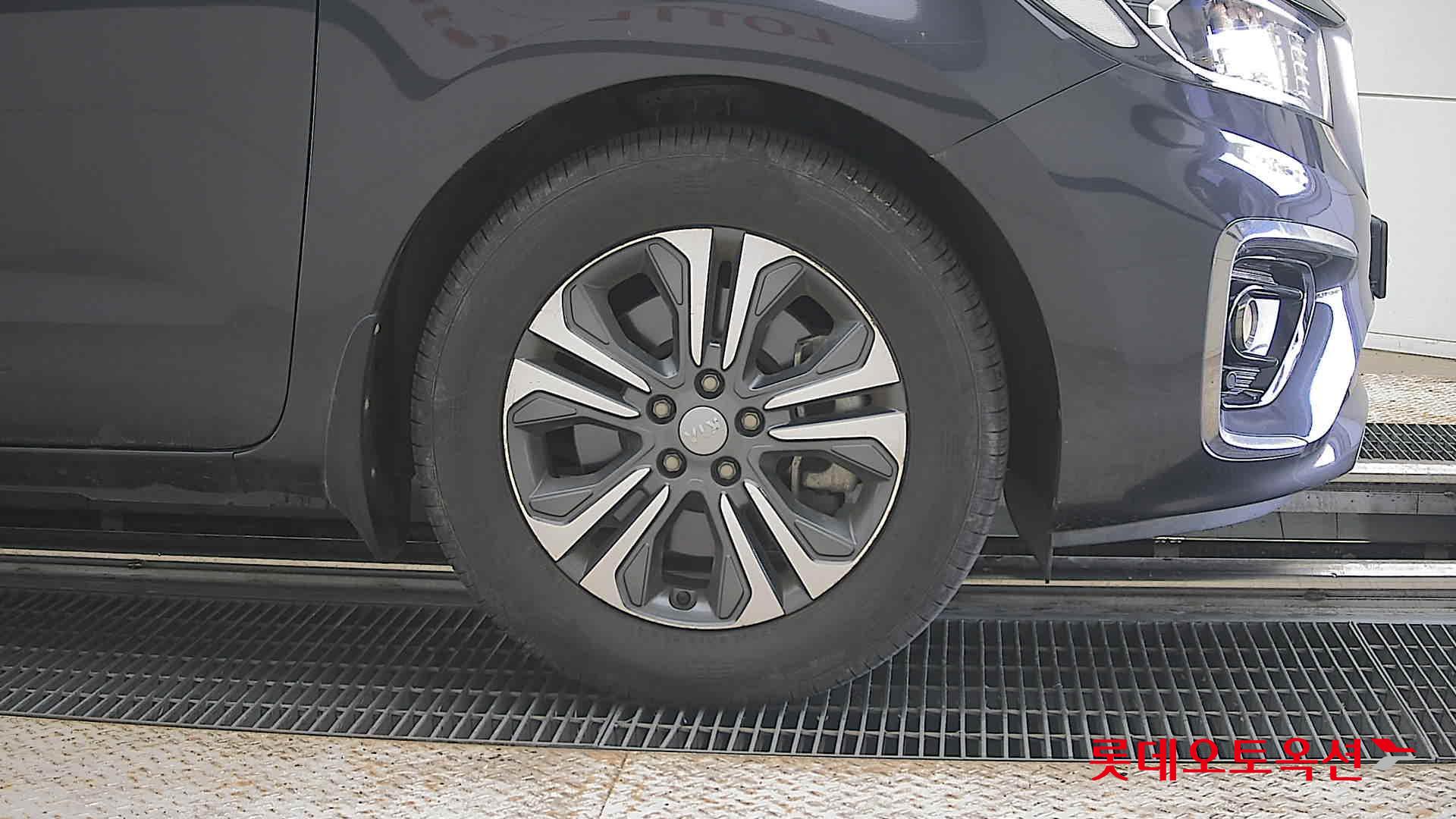 2020 - kia carnival