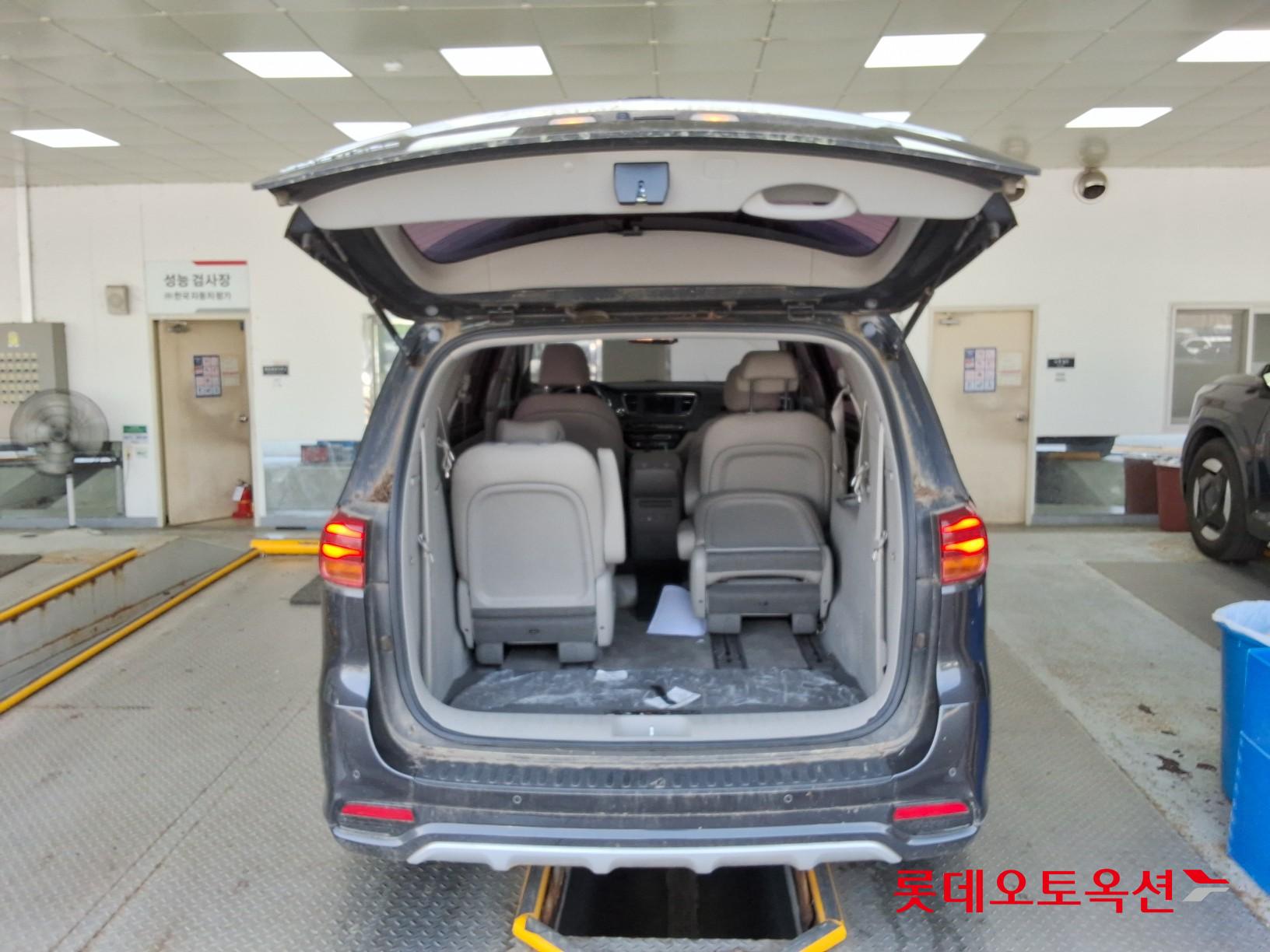 2020 - kia carnival