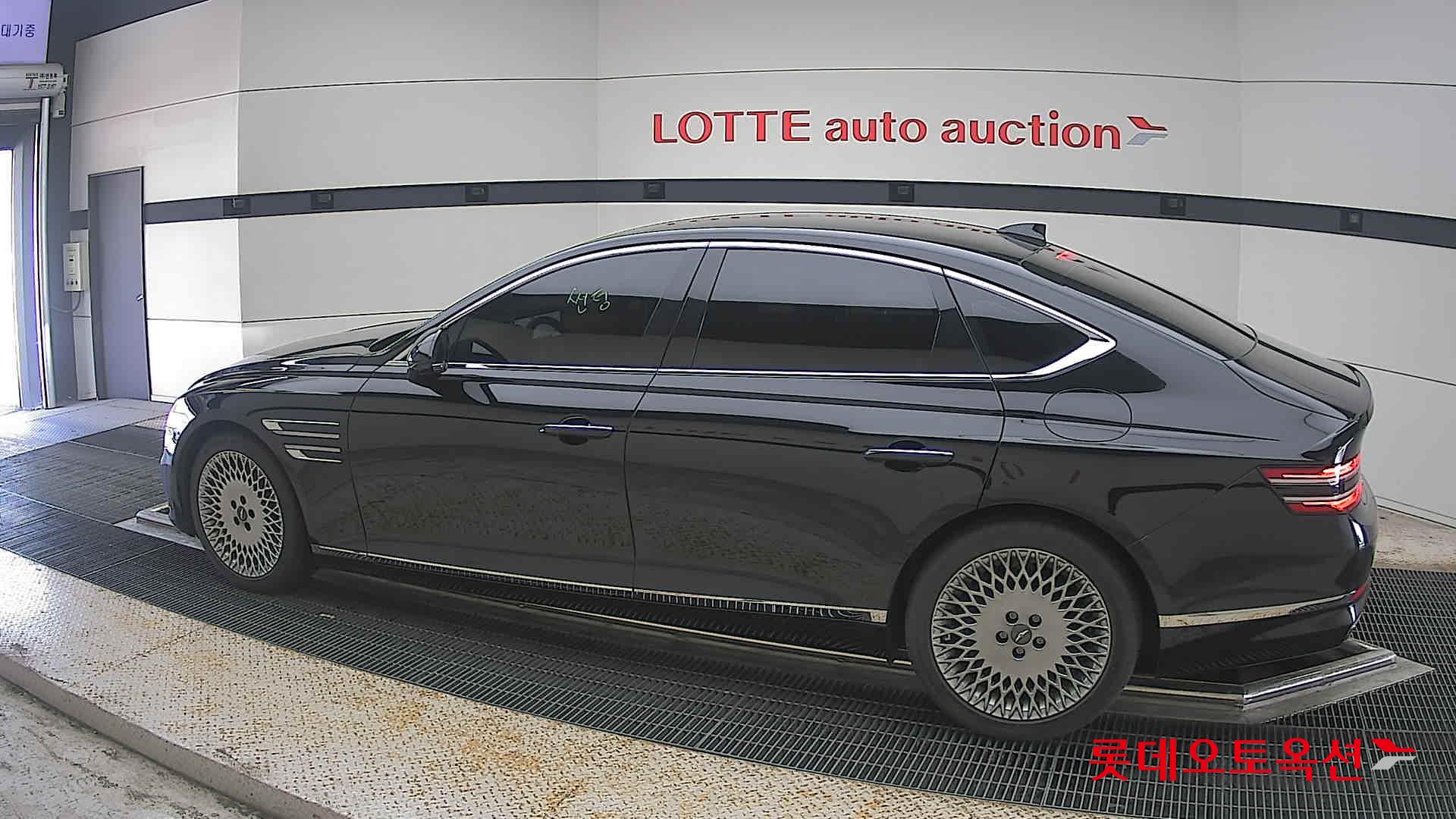 2021 - genesis g80