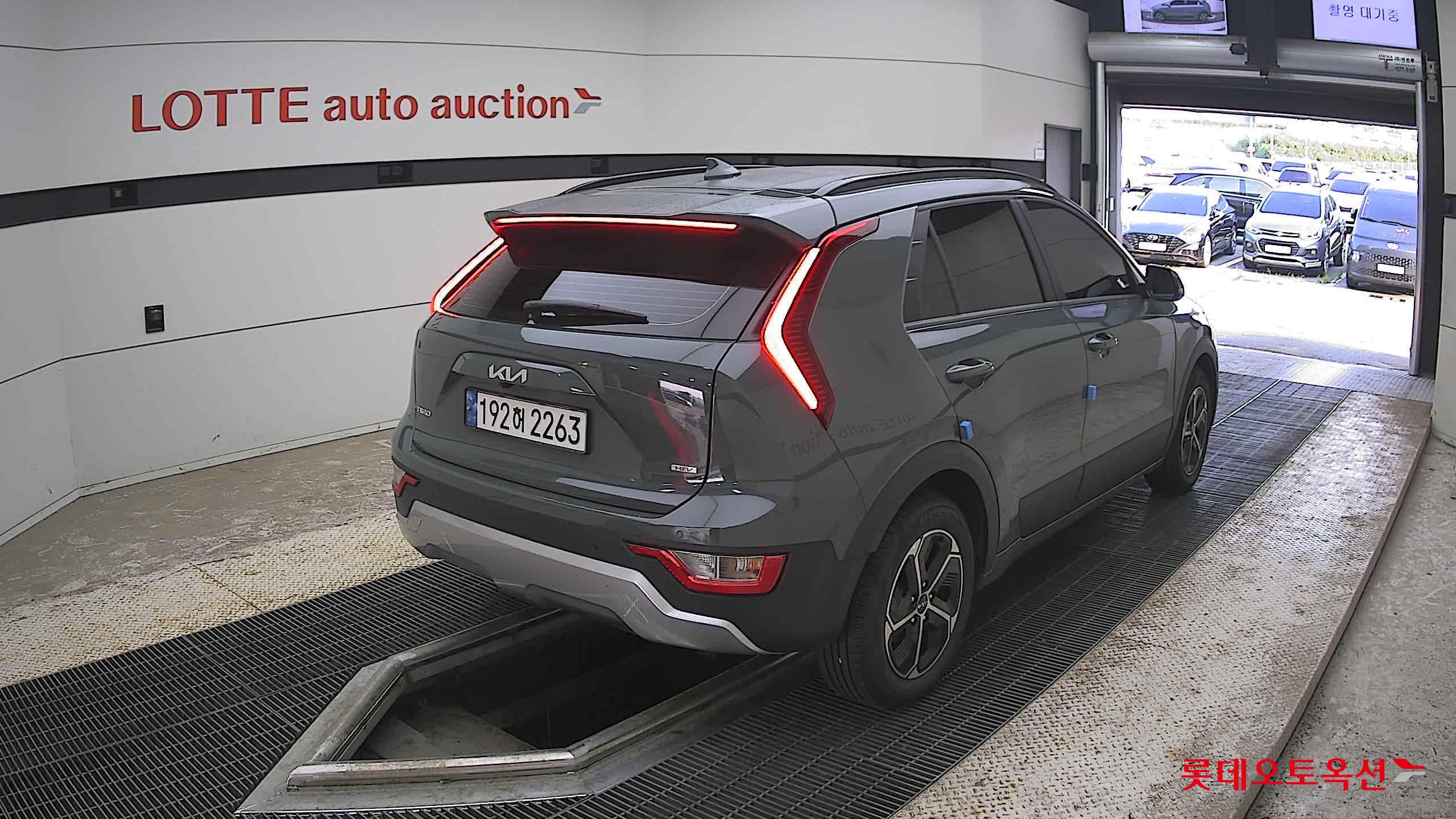 2023 - kia niro
