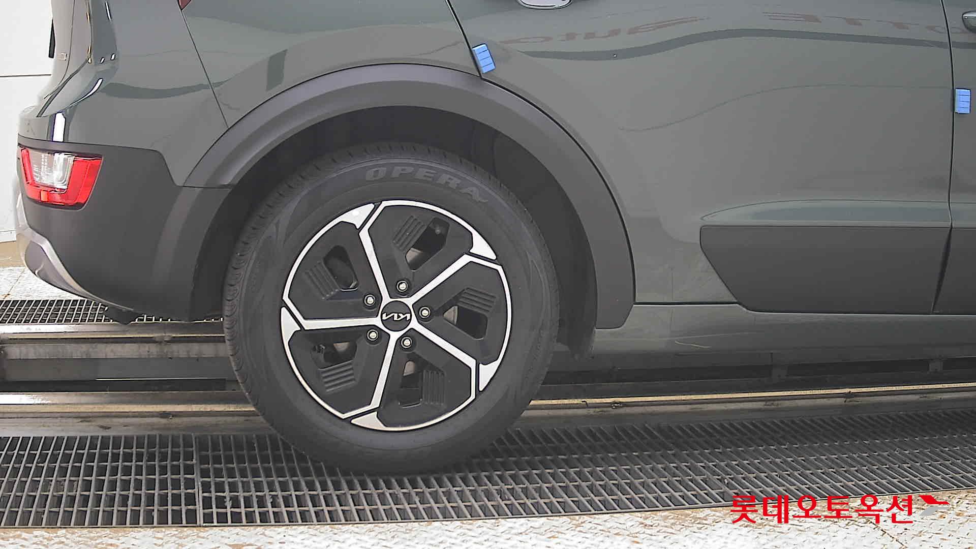 2023 - kia niro